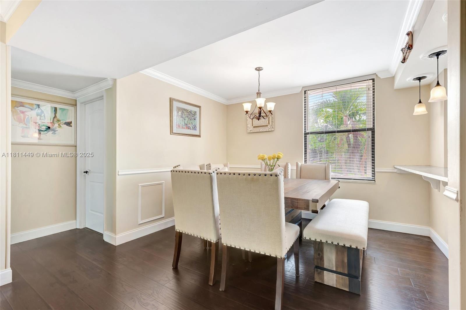 8411 Forest Hills Dr # 208