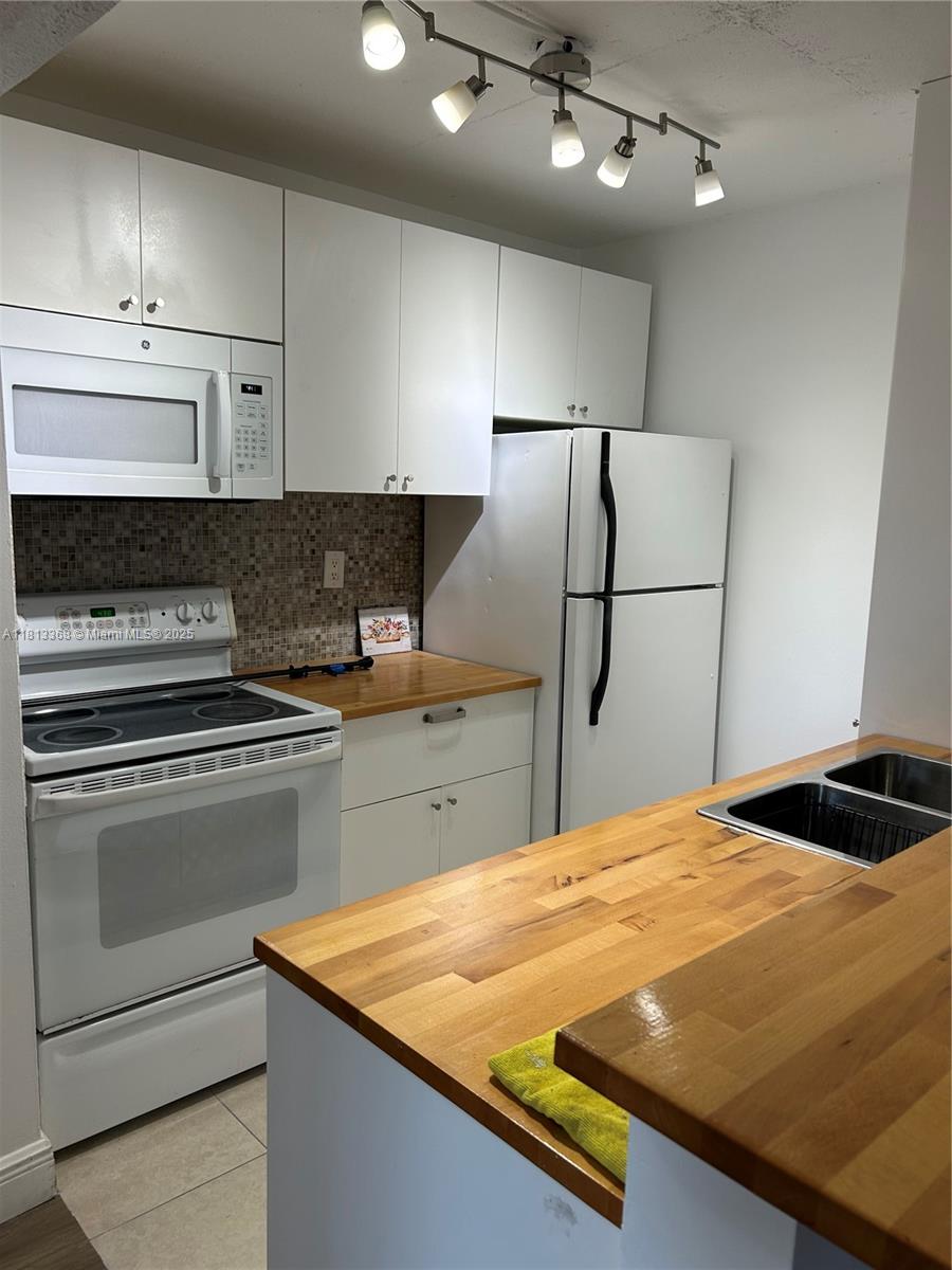 8004 SW 149 ave # C Unit: 403 C