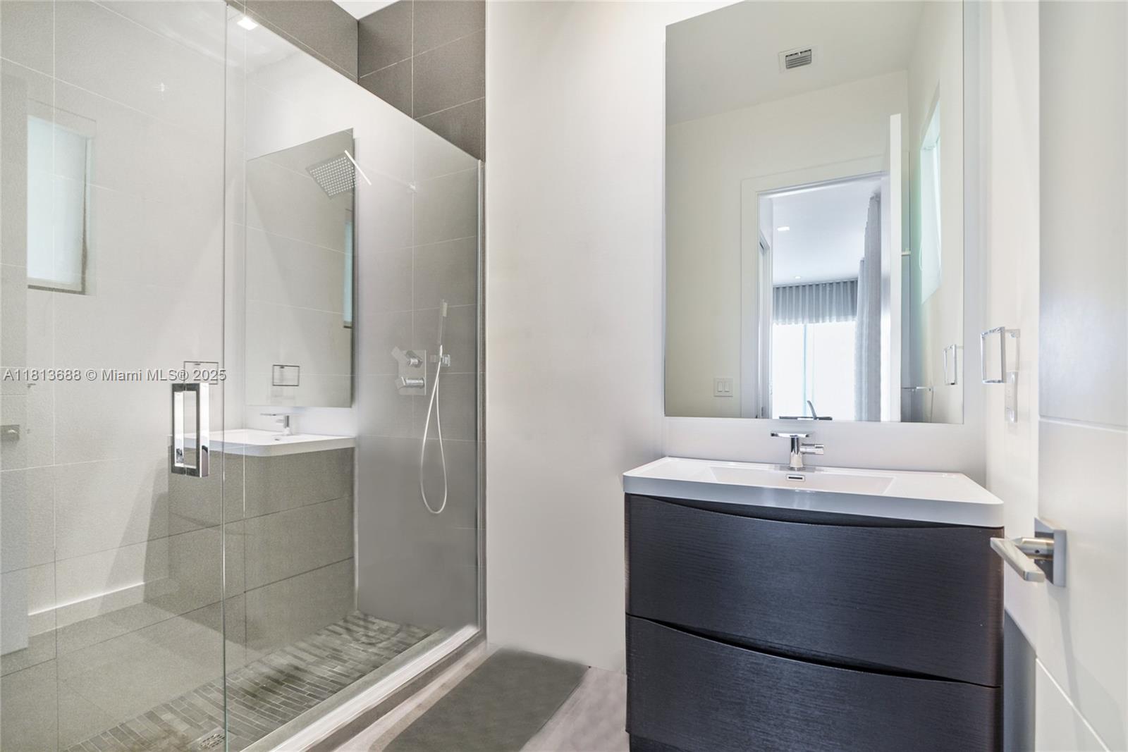 7210 S Prestwick Pl # 7210