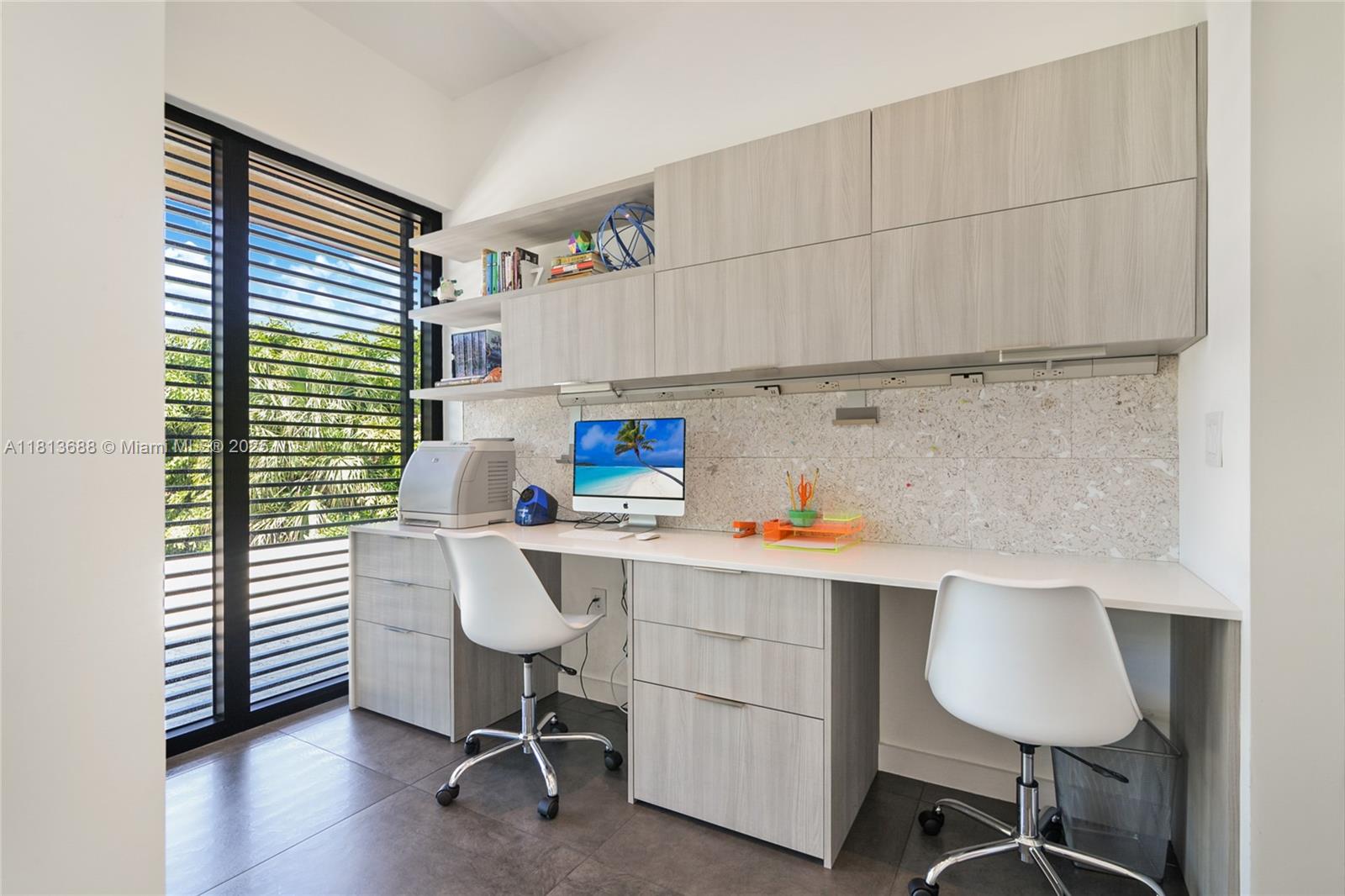 7210 S Prestwick Pl # 7210