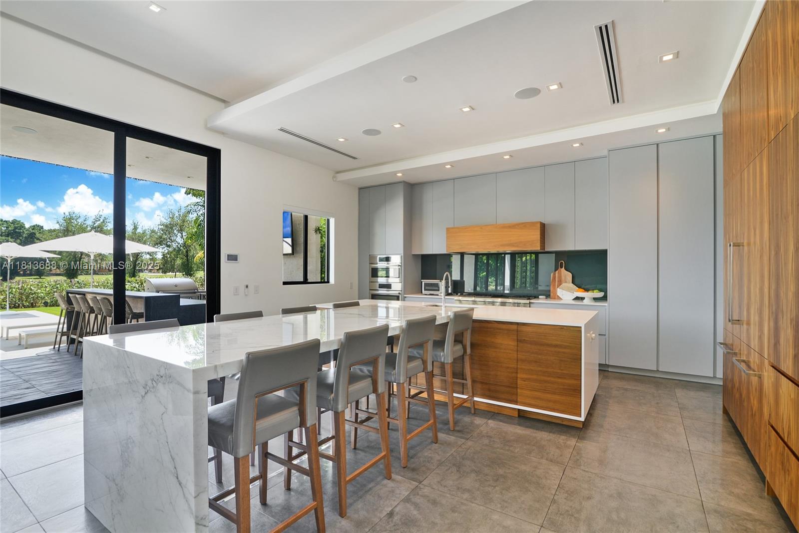 7210 S Prestwick Pl # 7210