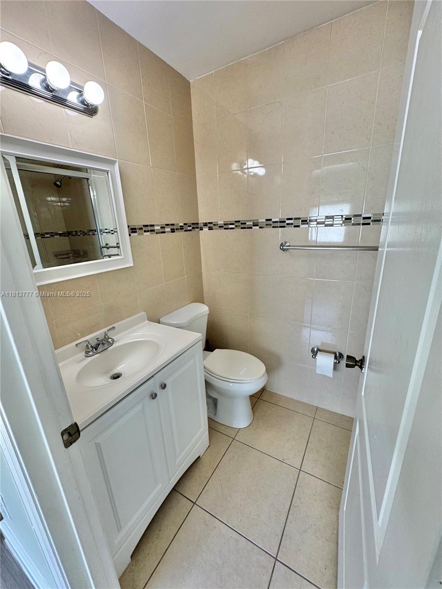 120 SW 109th Ave # 3