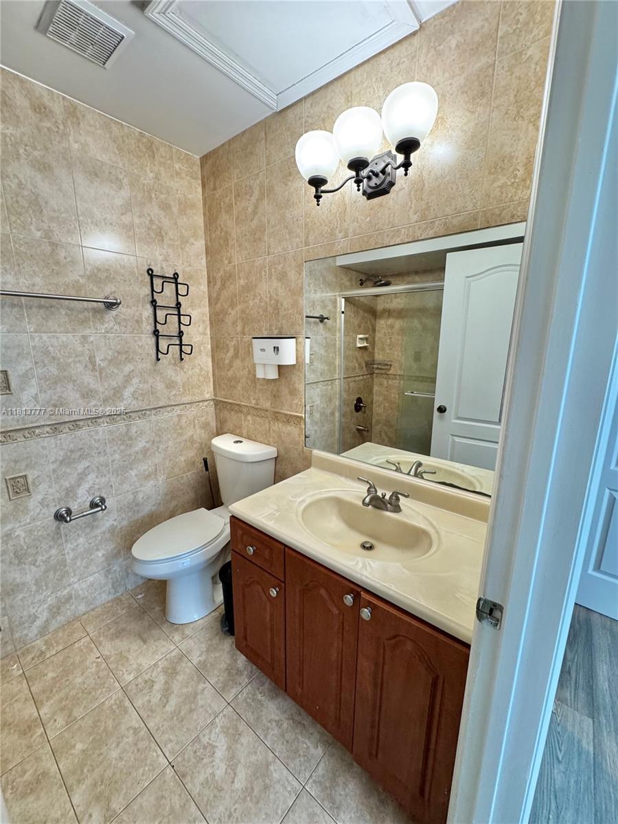 120 SW 109th Ave # 3
