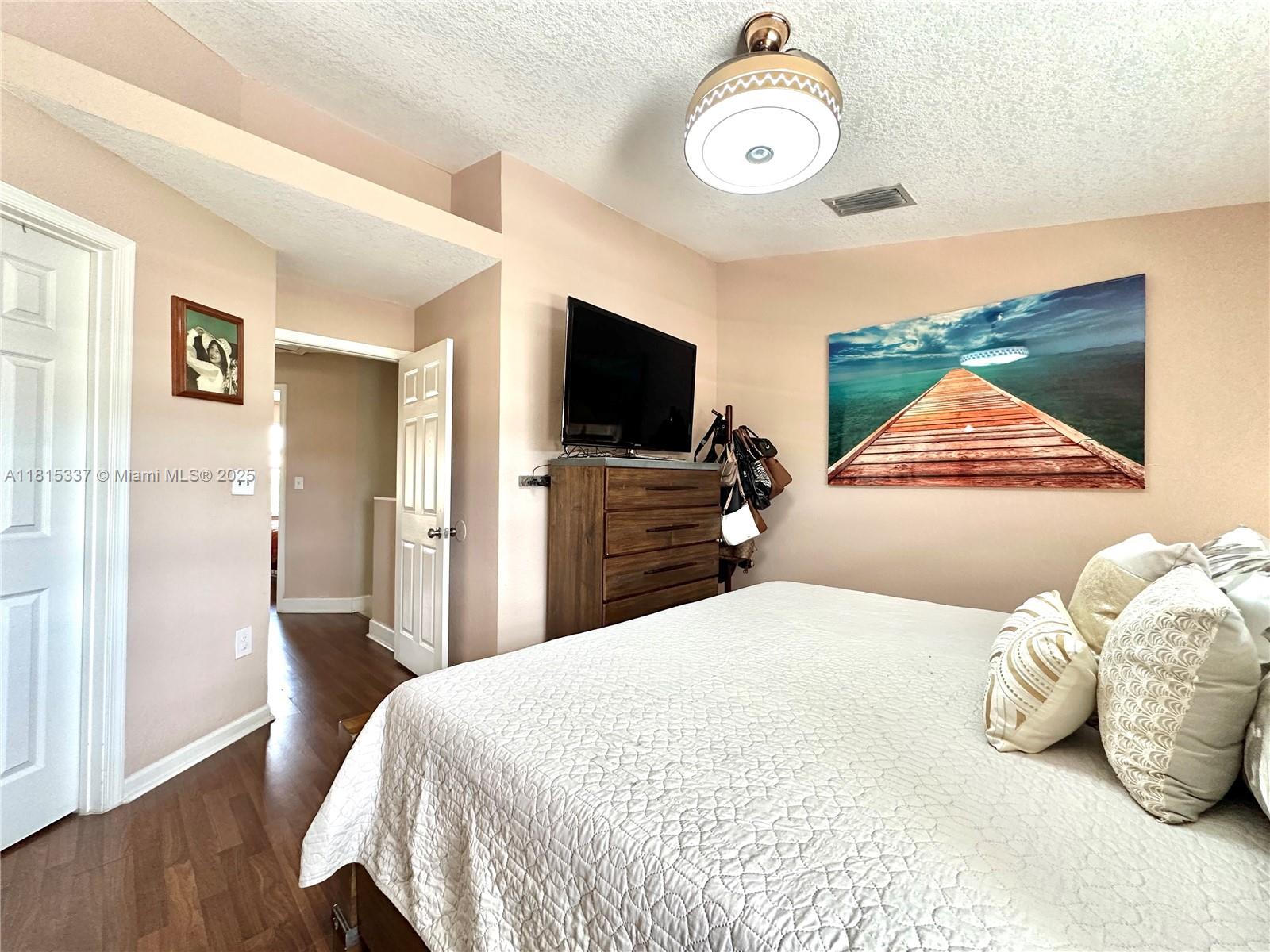19021 NW 52nd Ct