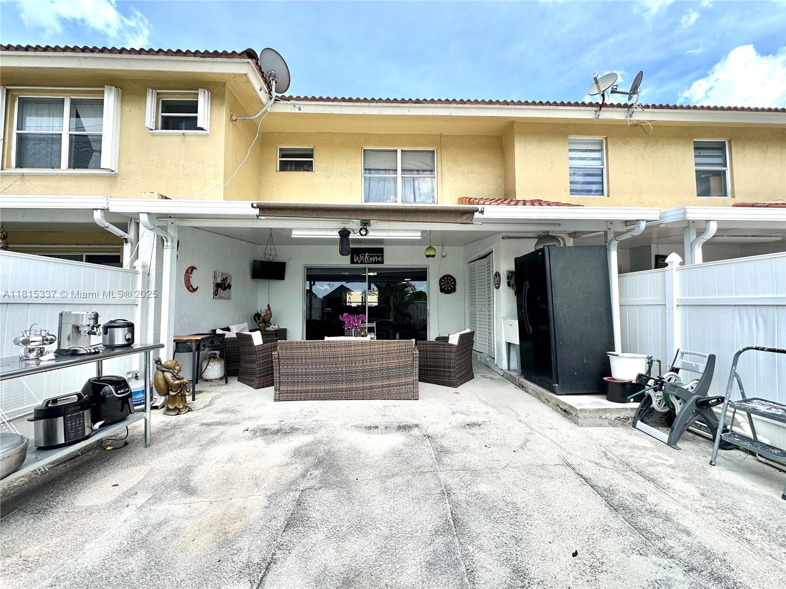 19021 NW 52nd Ct