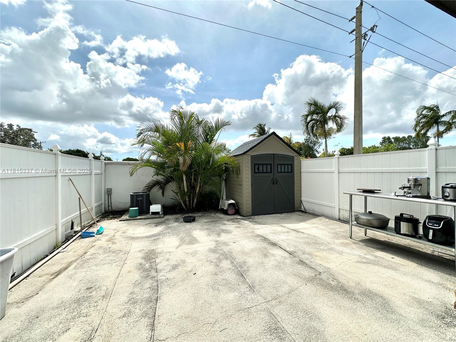 19021 NW 52nd Ct