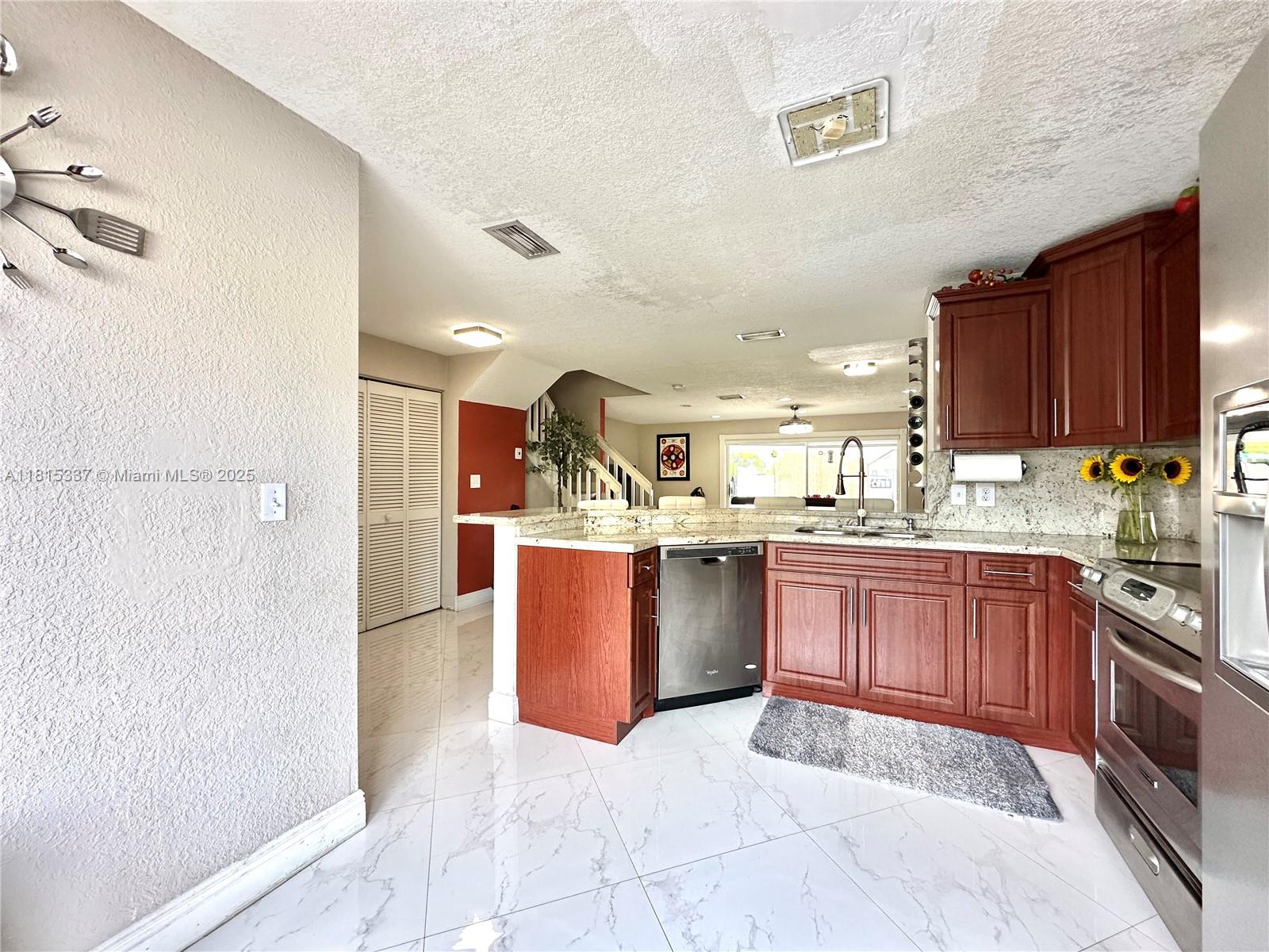 19021 NW 52nd Ct