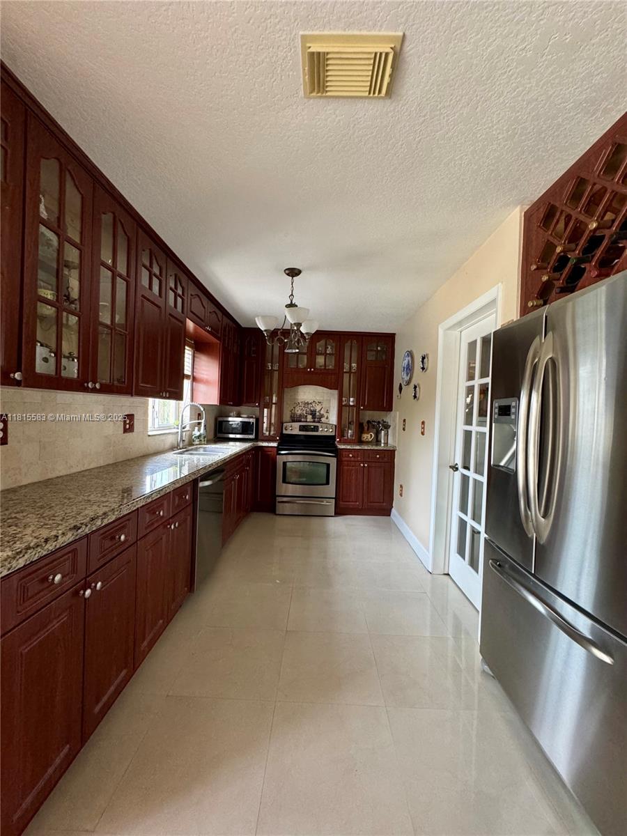 17086 SW 144th Ct