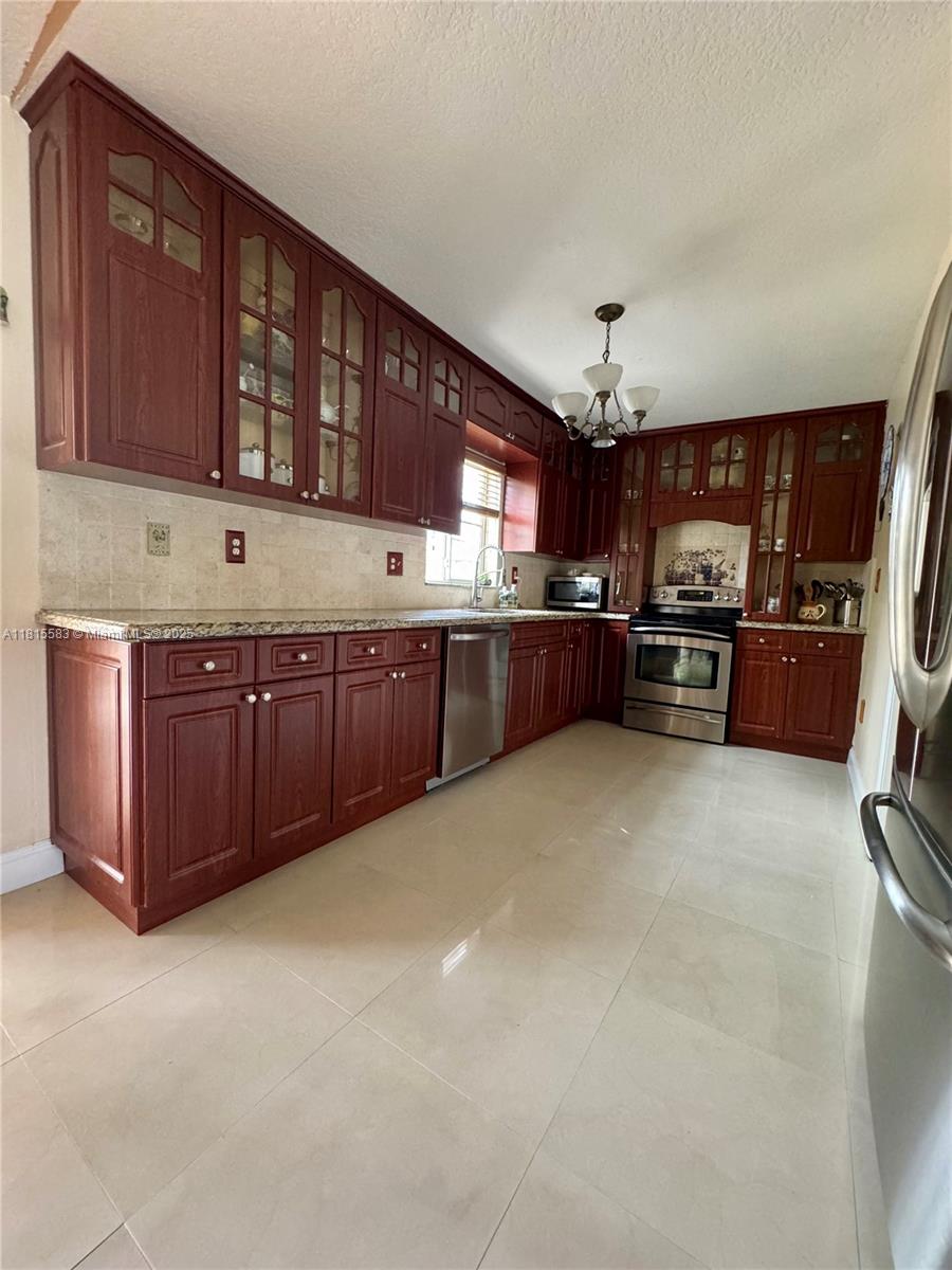 17086 SW 144th Ct