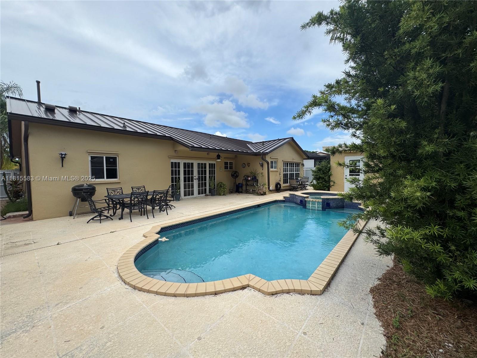 17086 SW 144th Ct