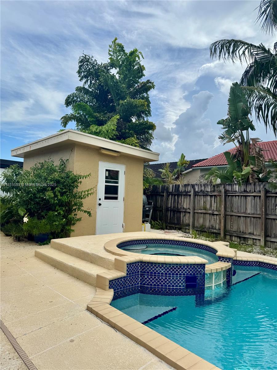 17086 SW 144th Ct