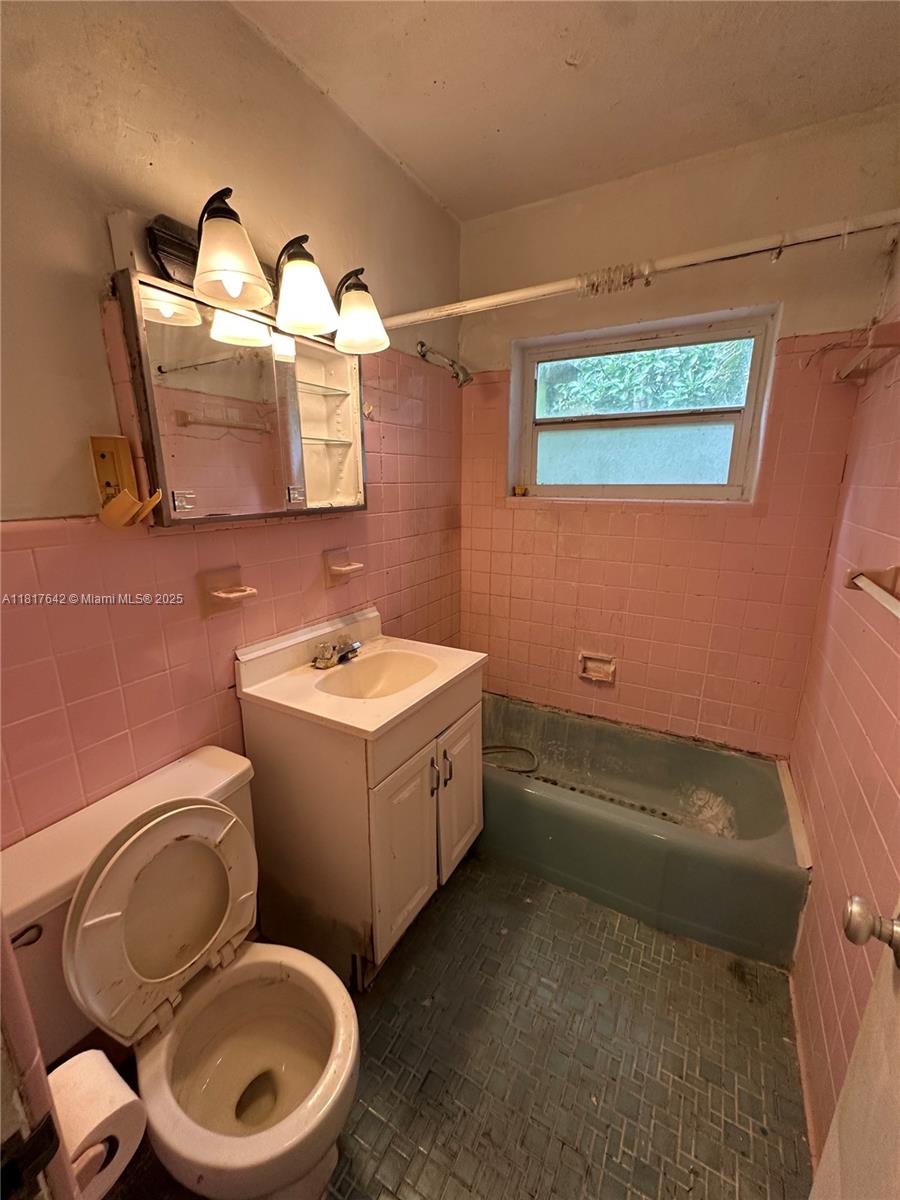 1151 NW 112th St