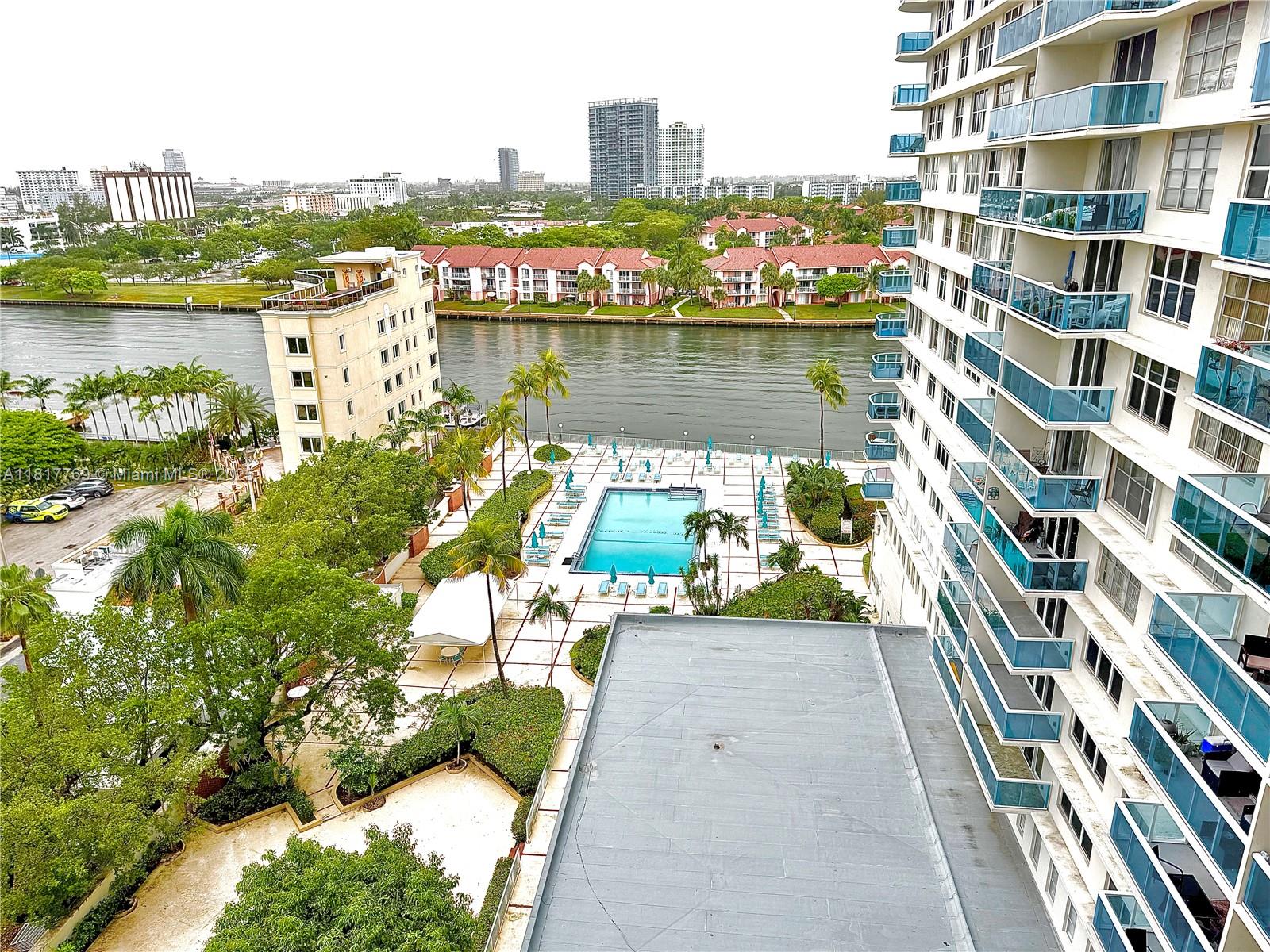 3800 S Ocean Dr # 1011