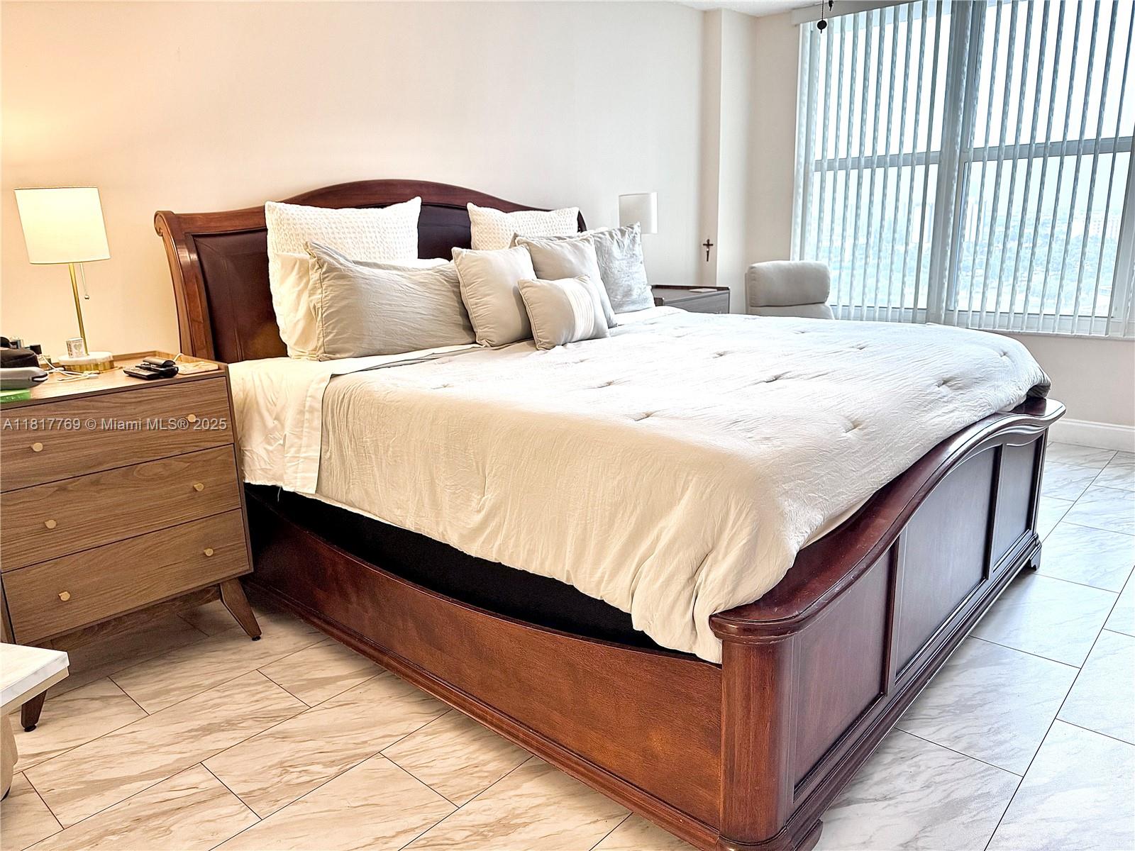 3800 S Ocean Dr # 1011