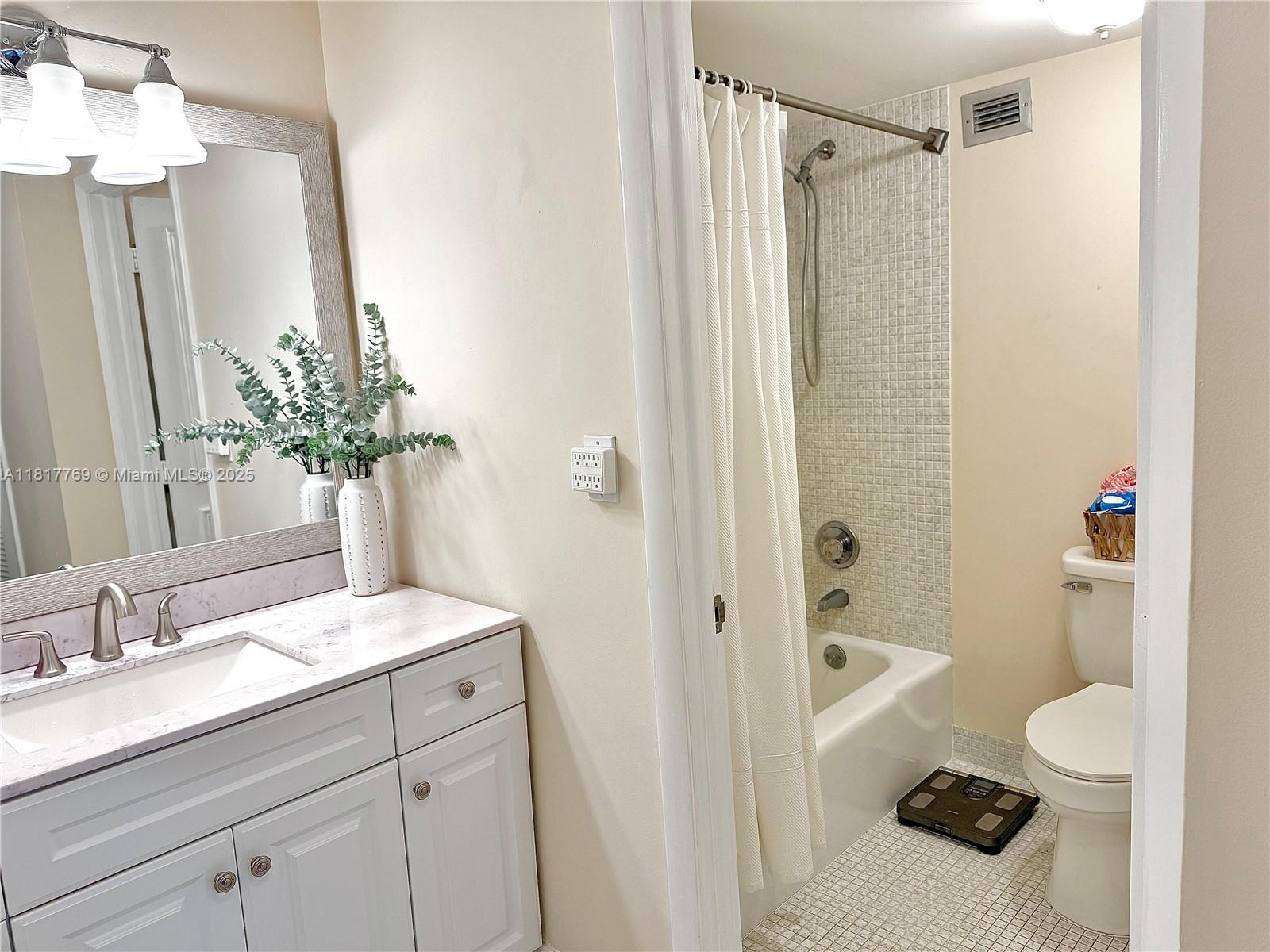 3800 S Ocean Dr # 1011