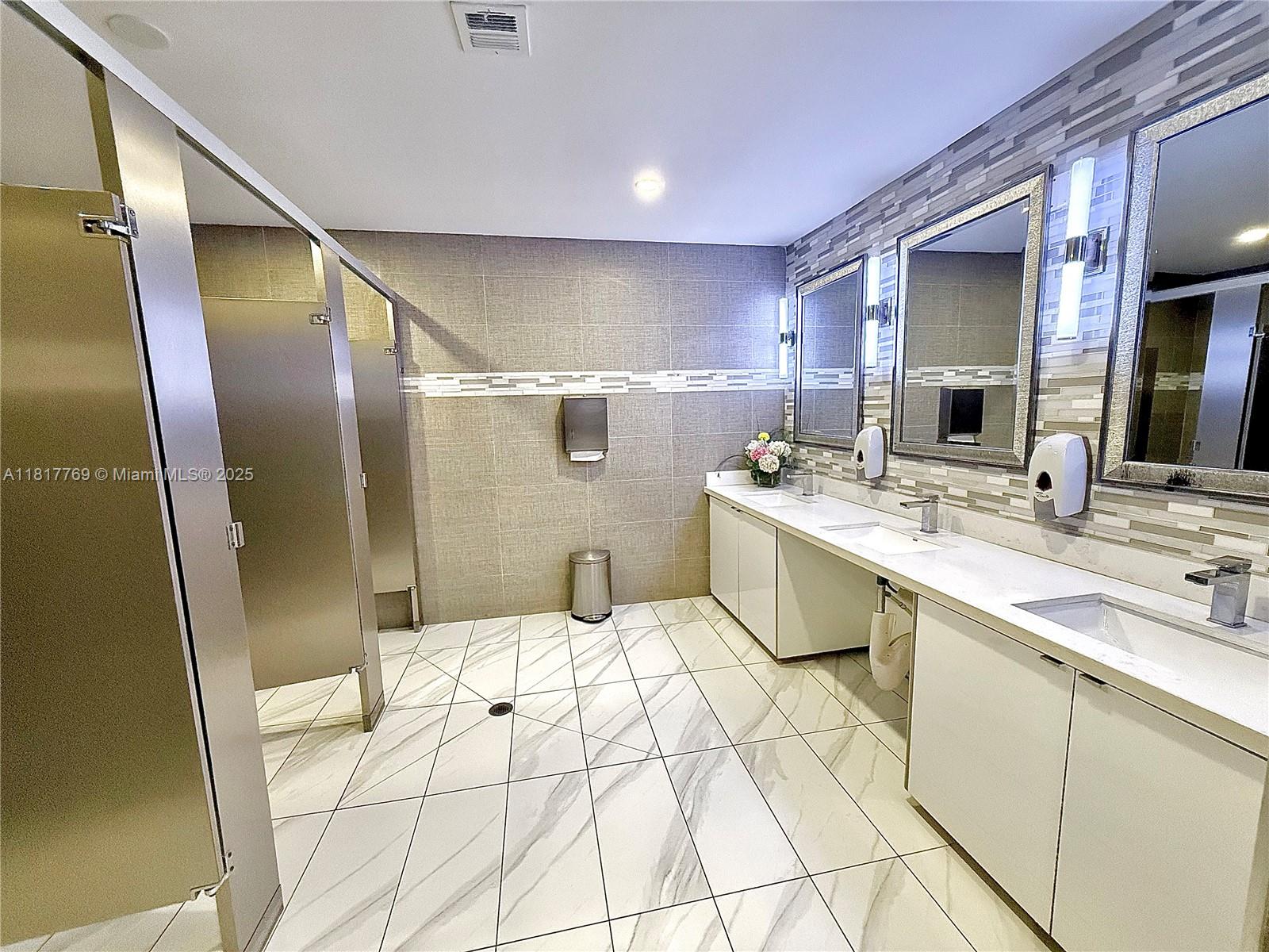 3800 S Ocean Dr # 1011