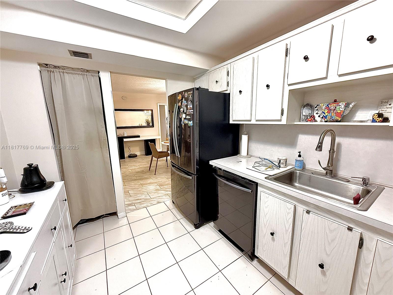 3800 S Ocean Dr # 1011