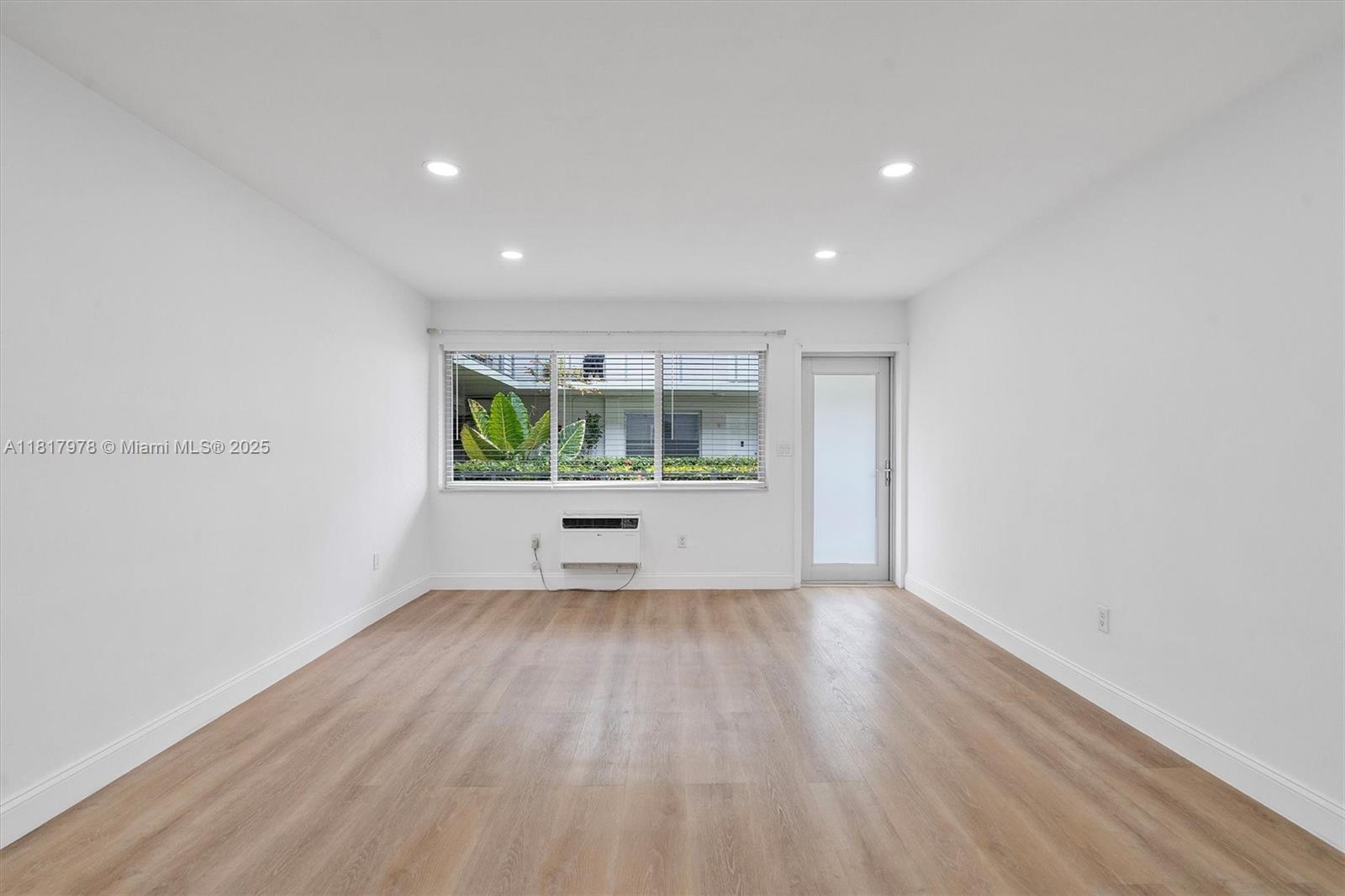 2250 Bay Dr # 2