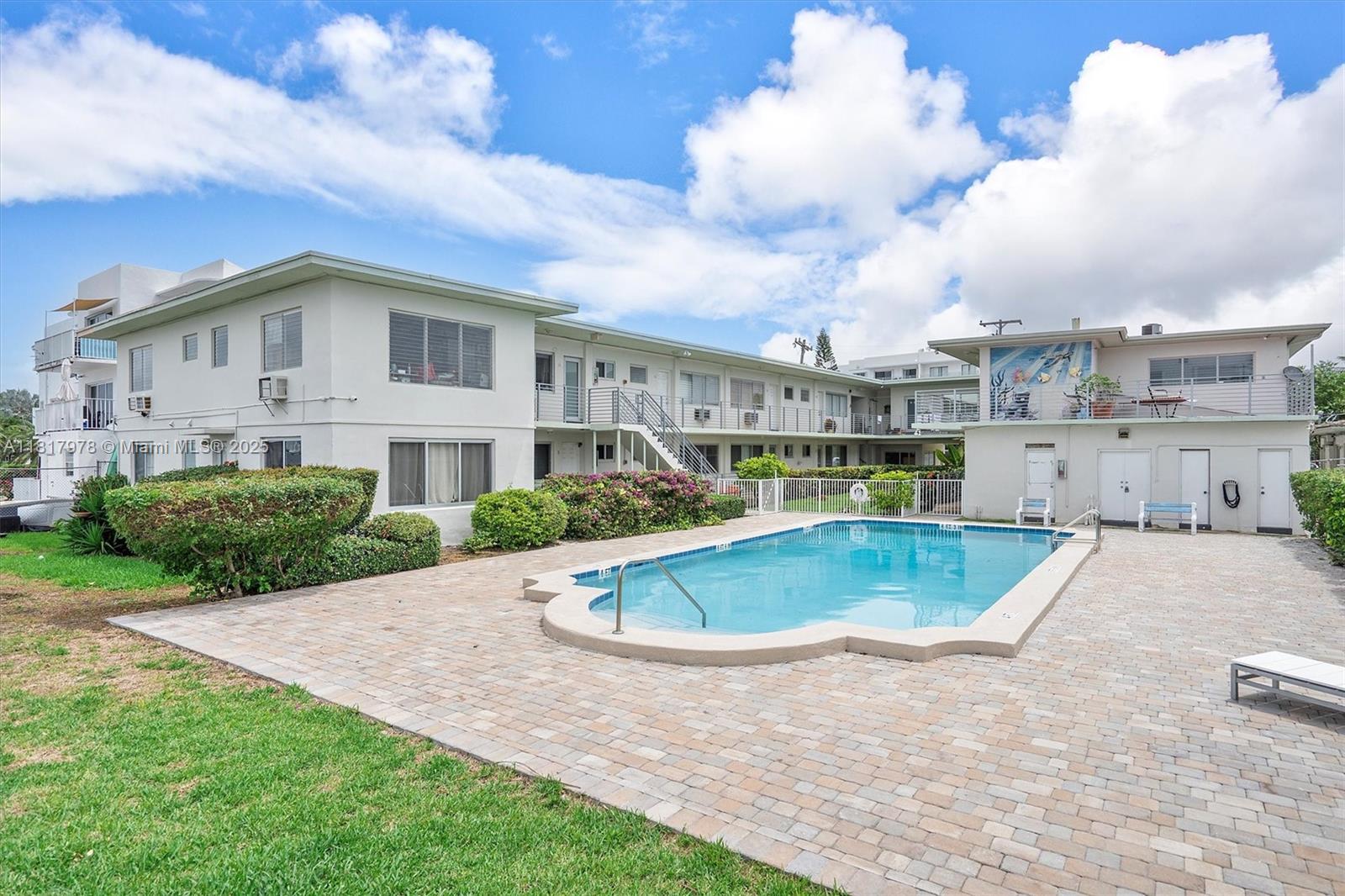 2250 Bay Dr # 2