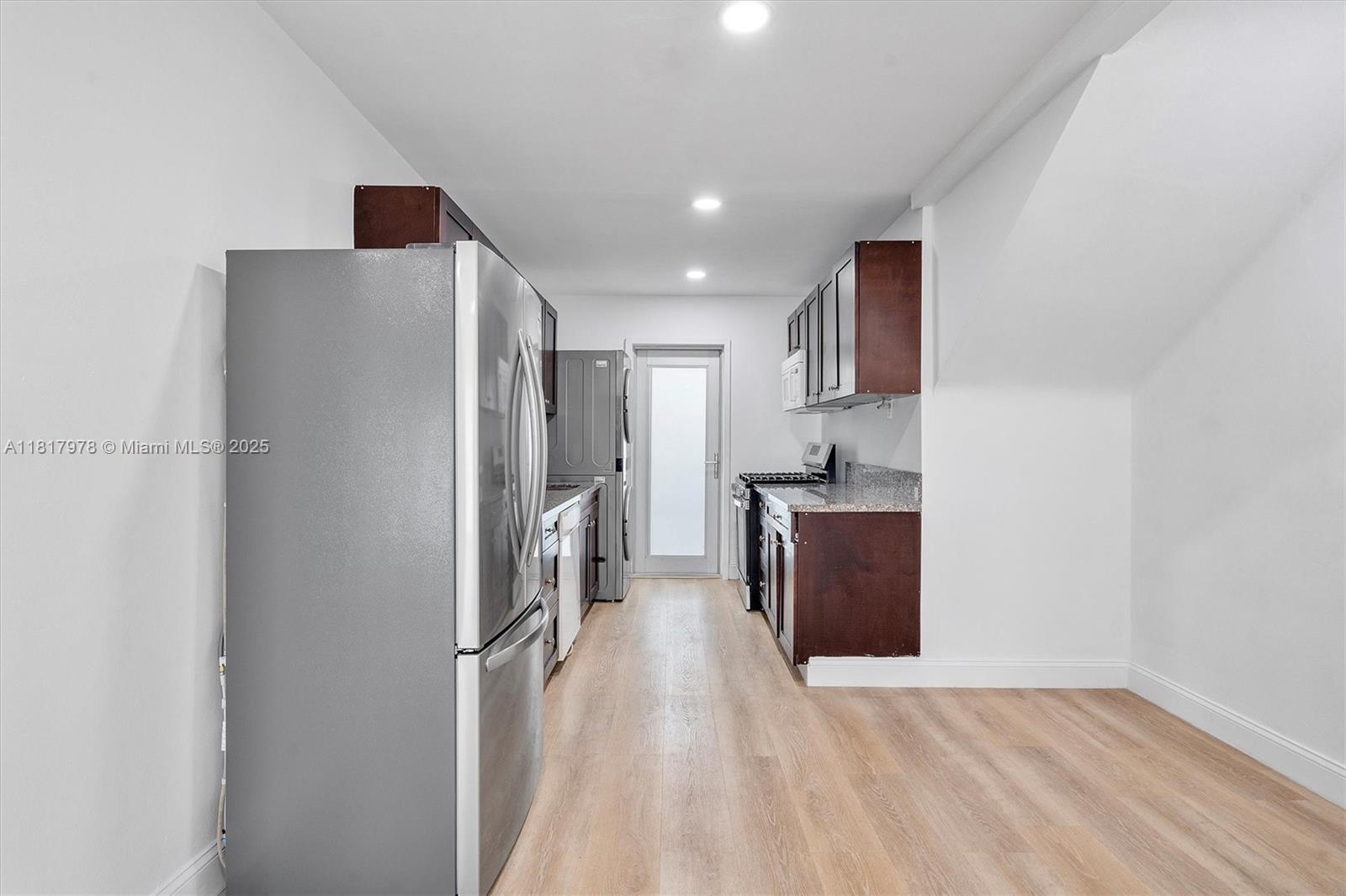 2250 Bay Dr # 2