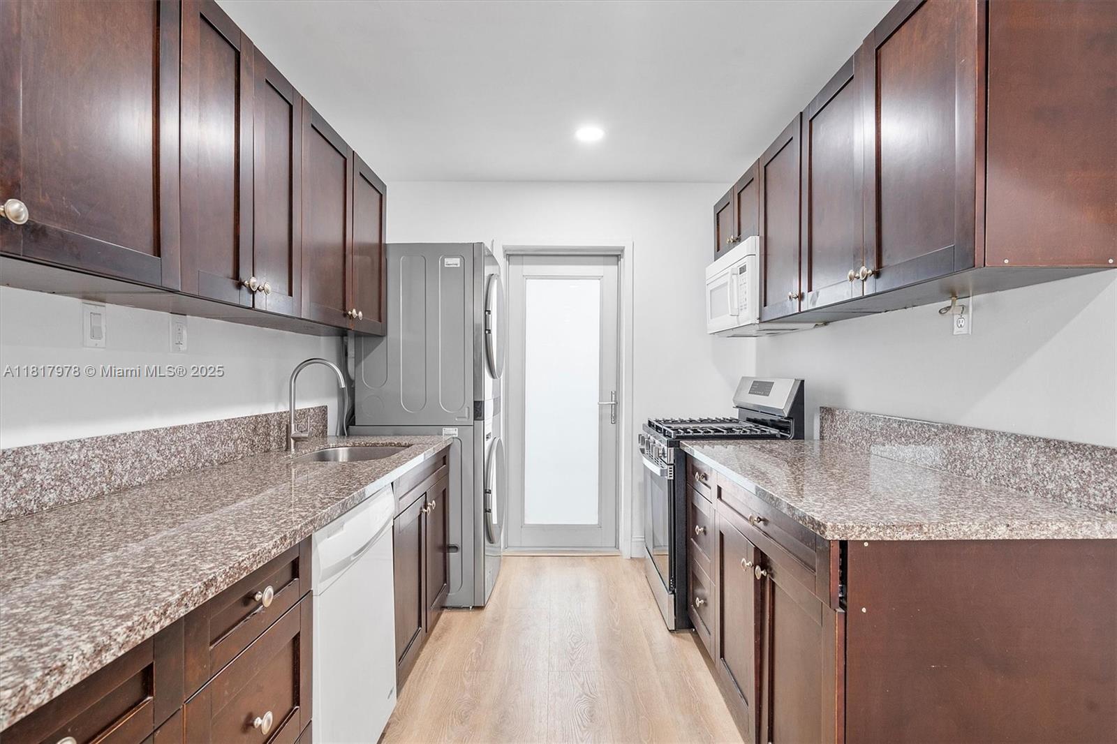 2250 Bay Dr # 2