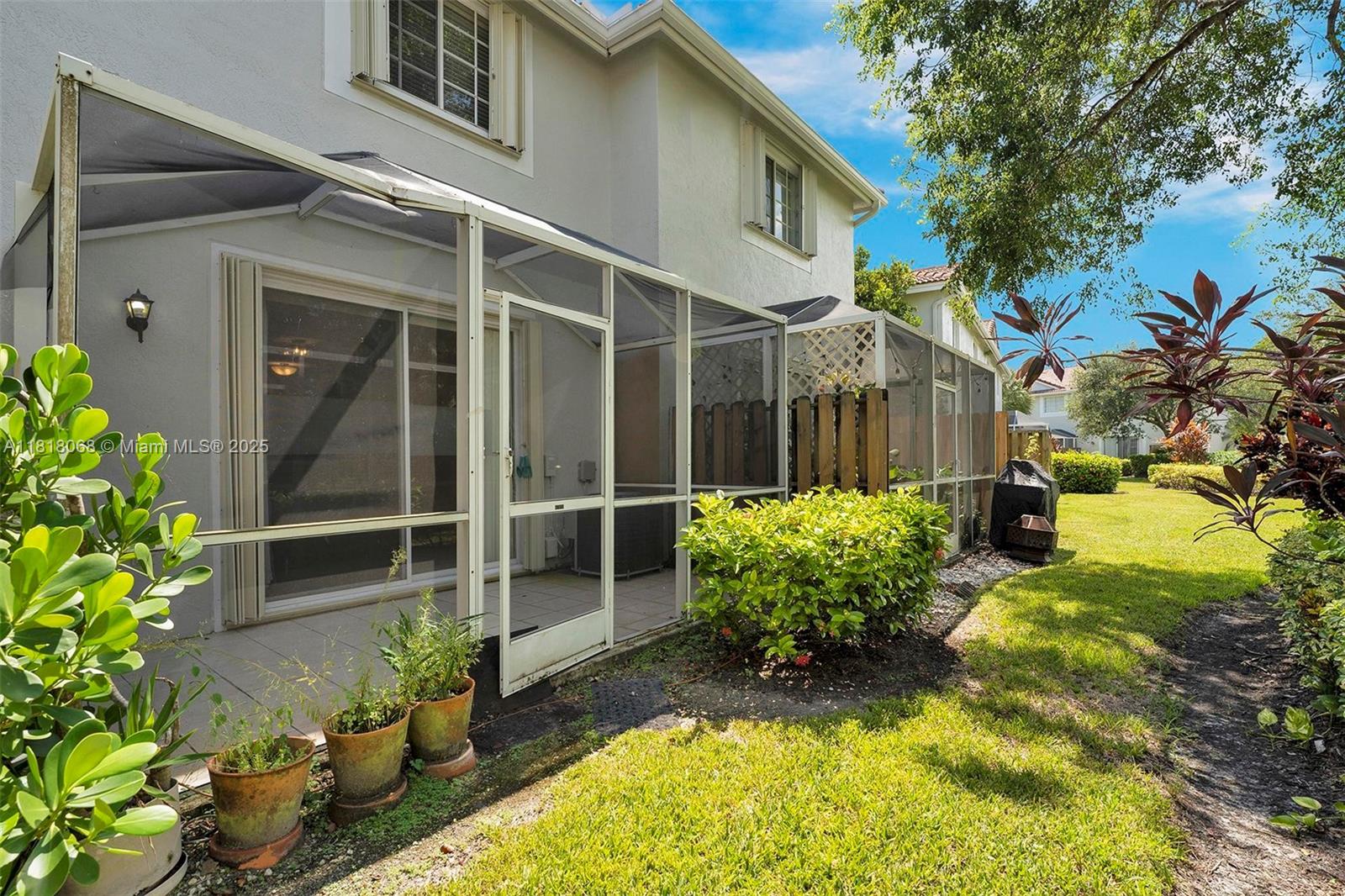 3905 San Simeon Ln