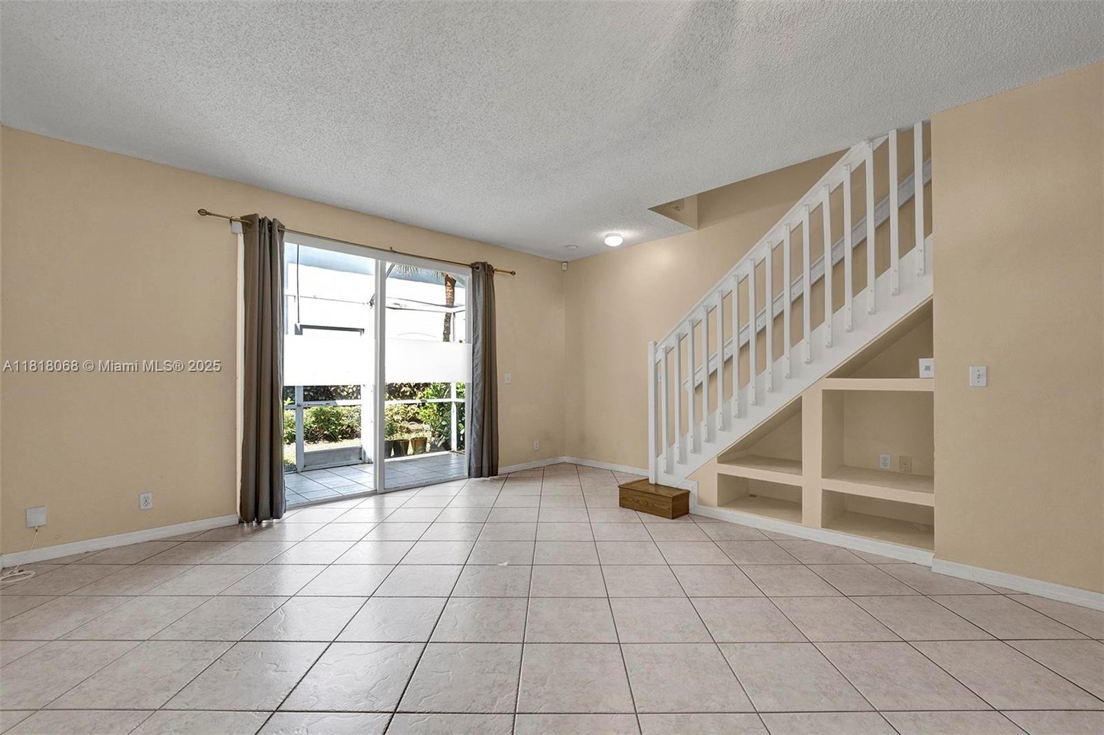 3905 San Simeon Ln