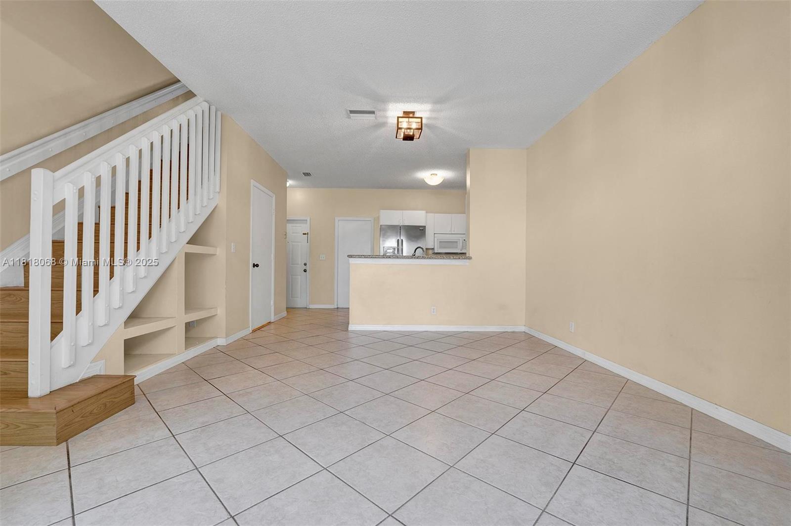 3905 San Simeon Ln