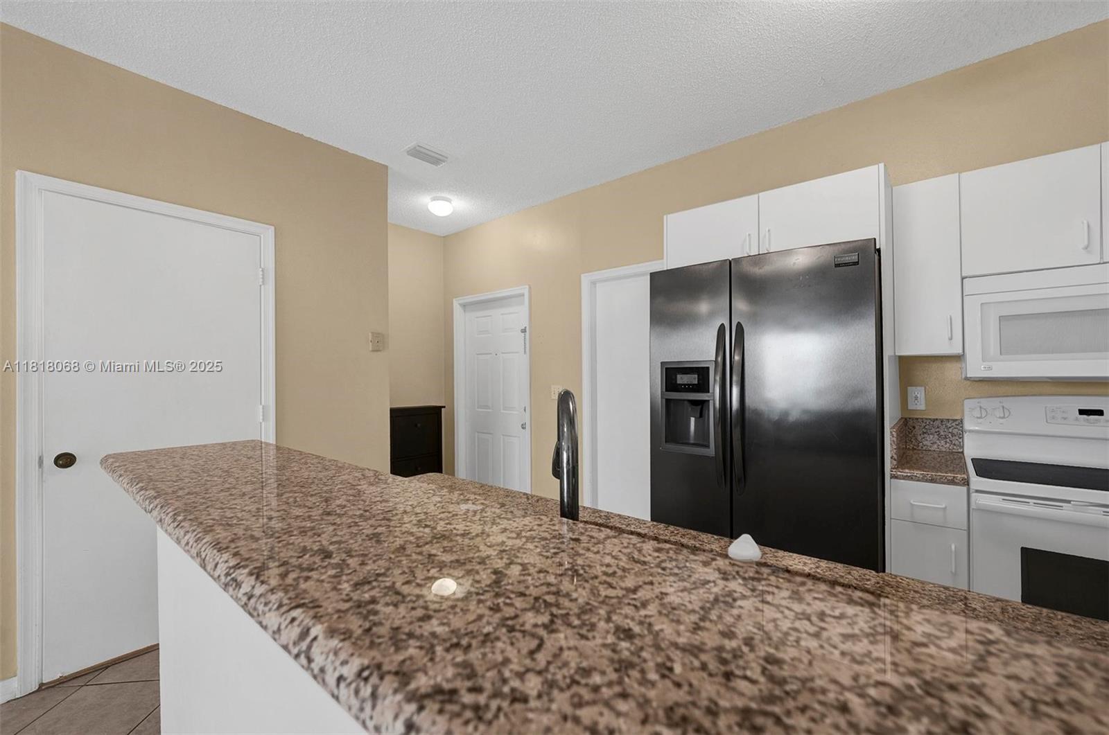 3905 San Simeon Ln