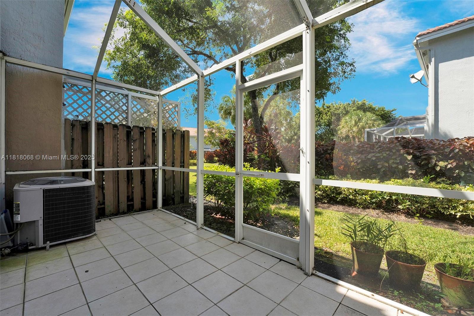 3905 San Simeon Ln