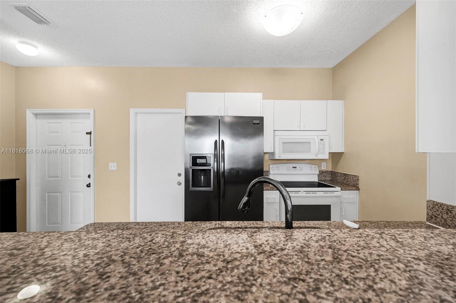 3905 San Simeon Ln