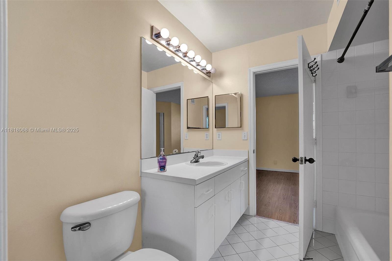 3905 San Simeon Ln