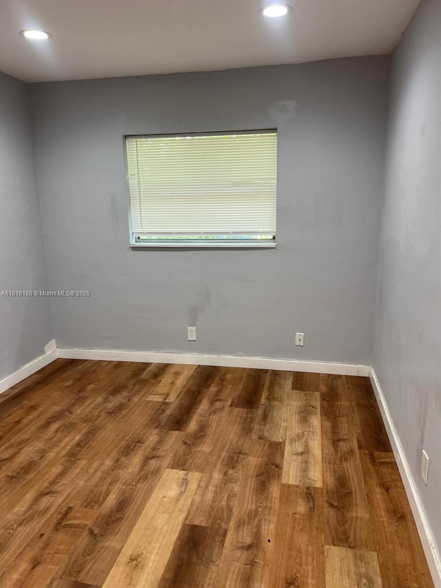 1401 NW 1st Ave # 2