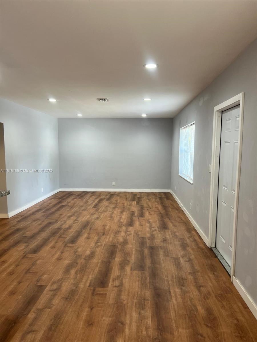 1401 NW 1st Ave # 2
