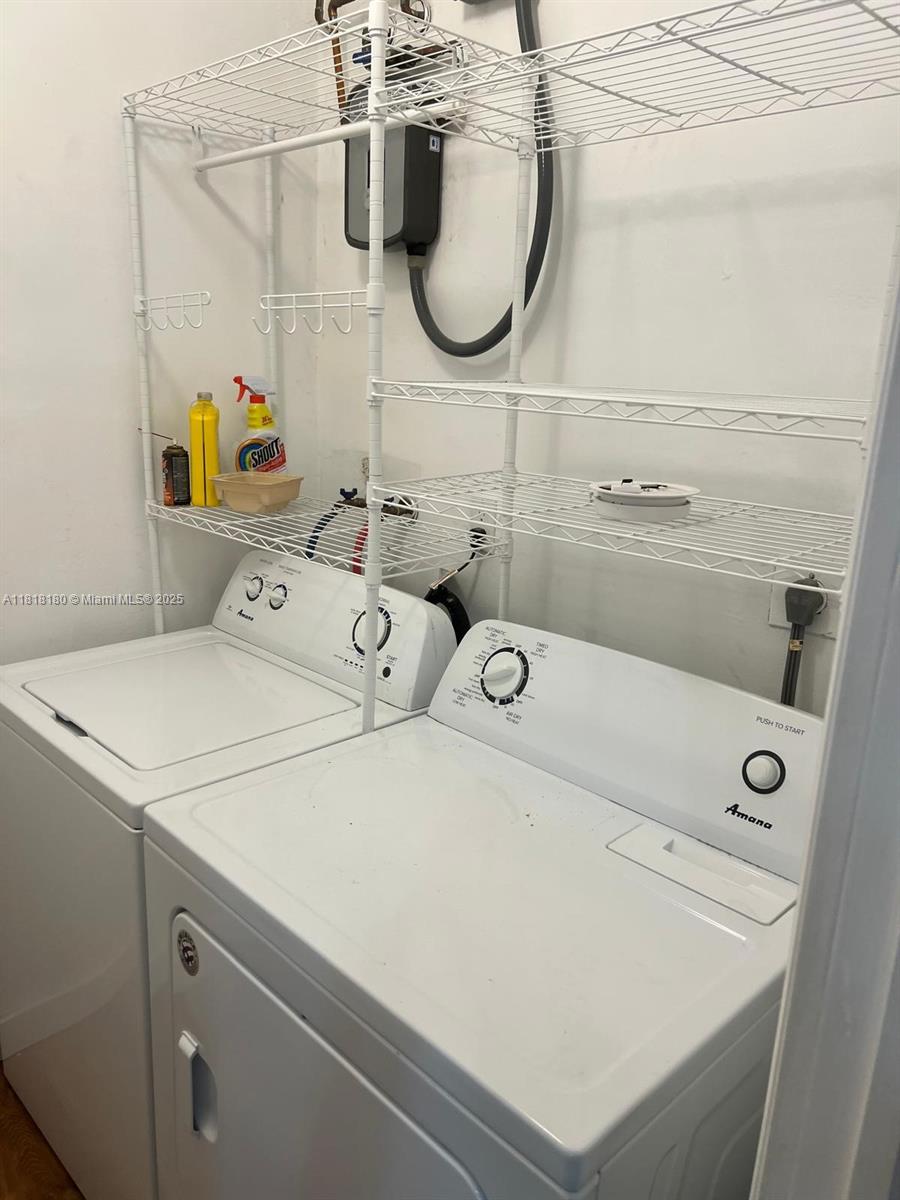 1401 NW 1st Ave # 2