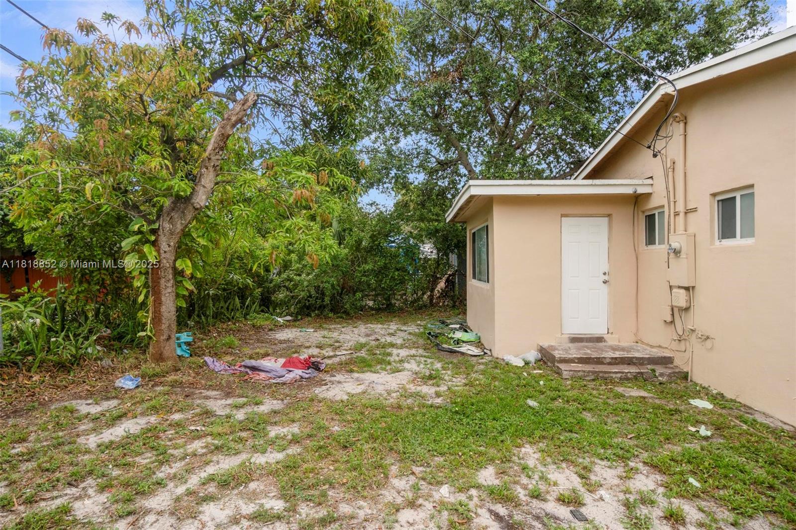 2201 NW 7th Ct
