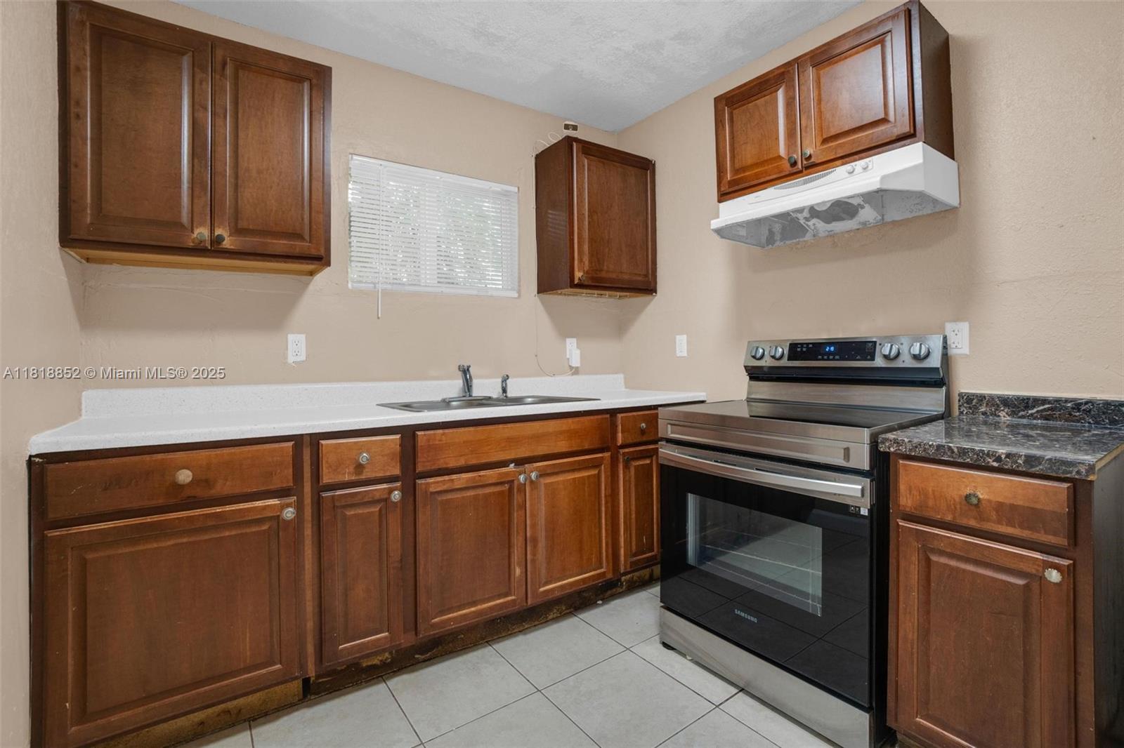 2201 NW 7th Ct