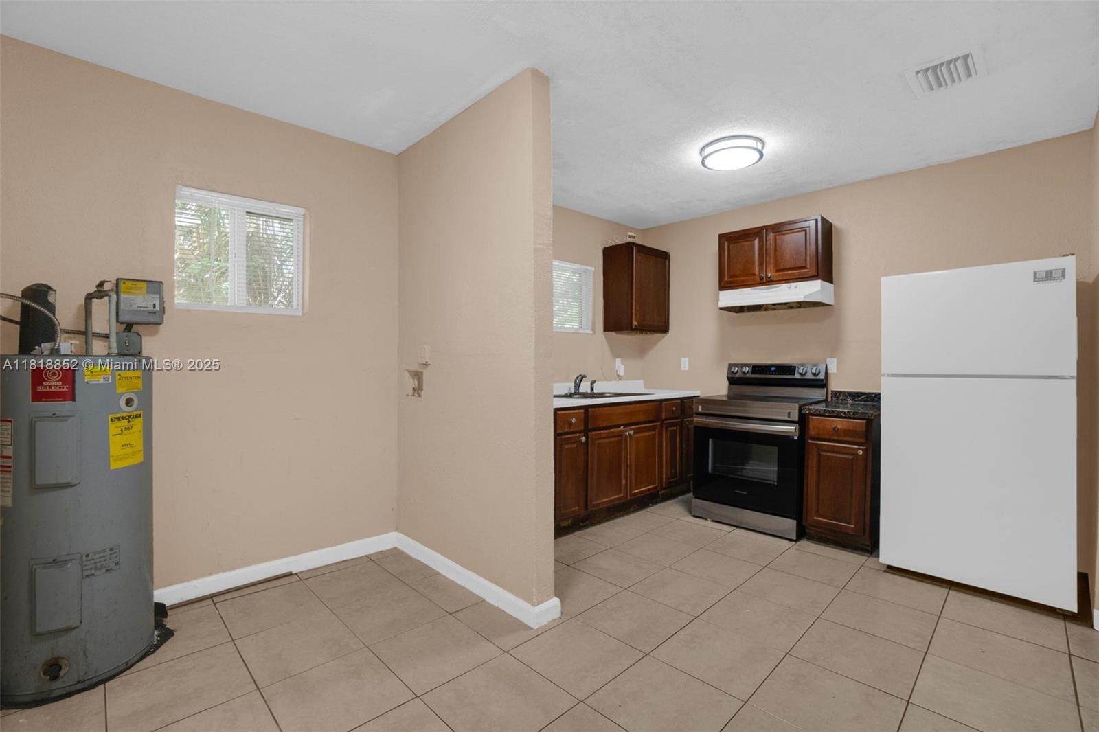 2201 NW 7th Ct