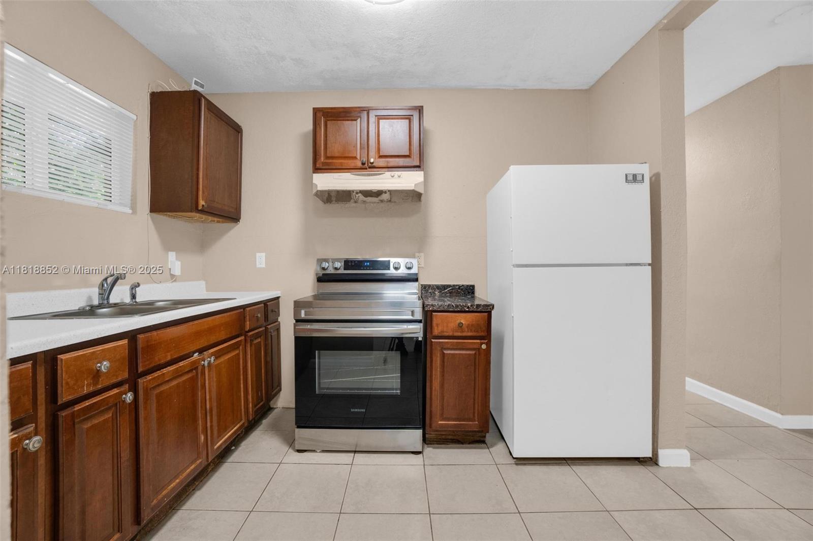 2201 NW 7th Ct