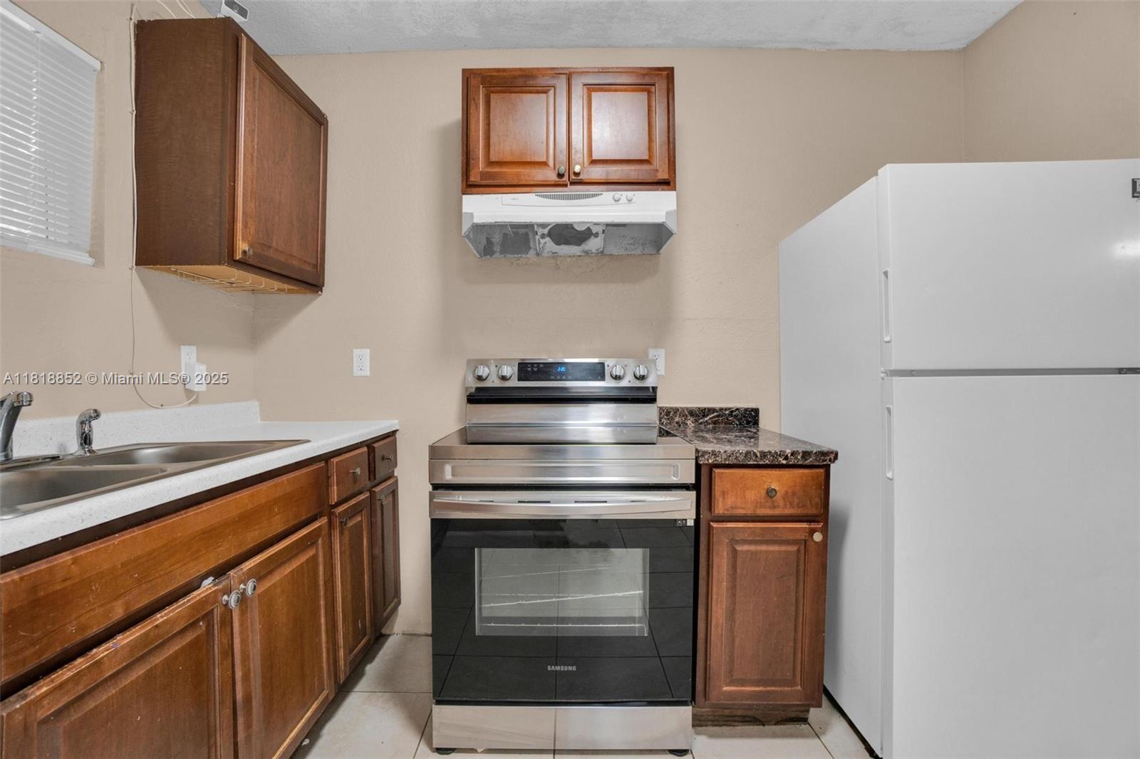 2201 NW 7th Ct