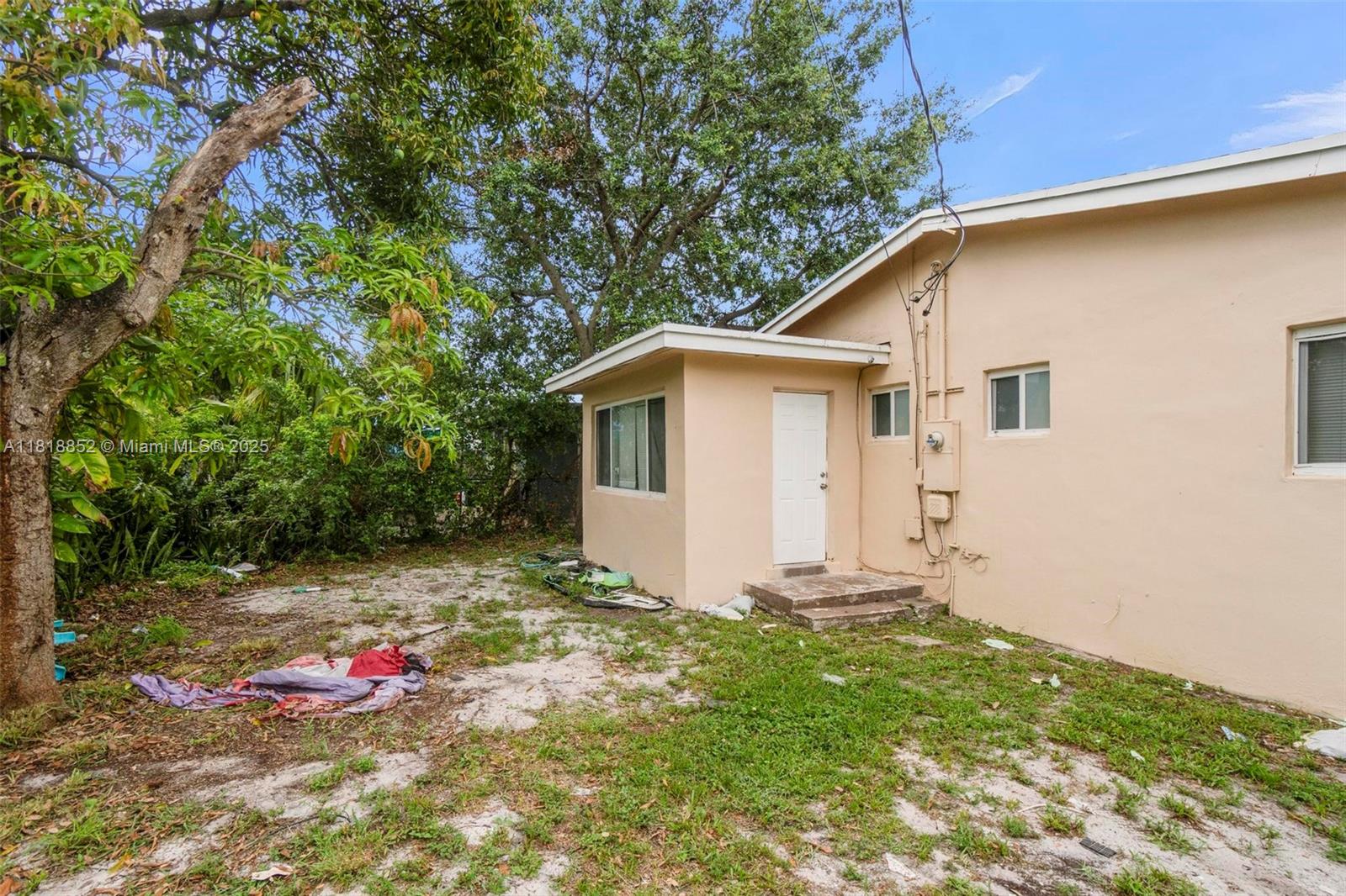 2201 NW 7th Ct