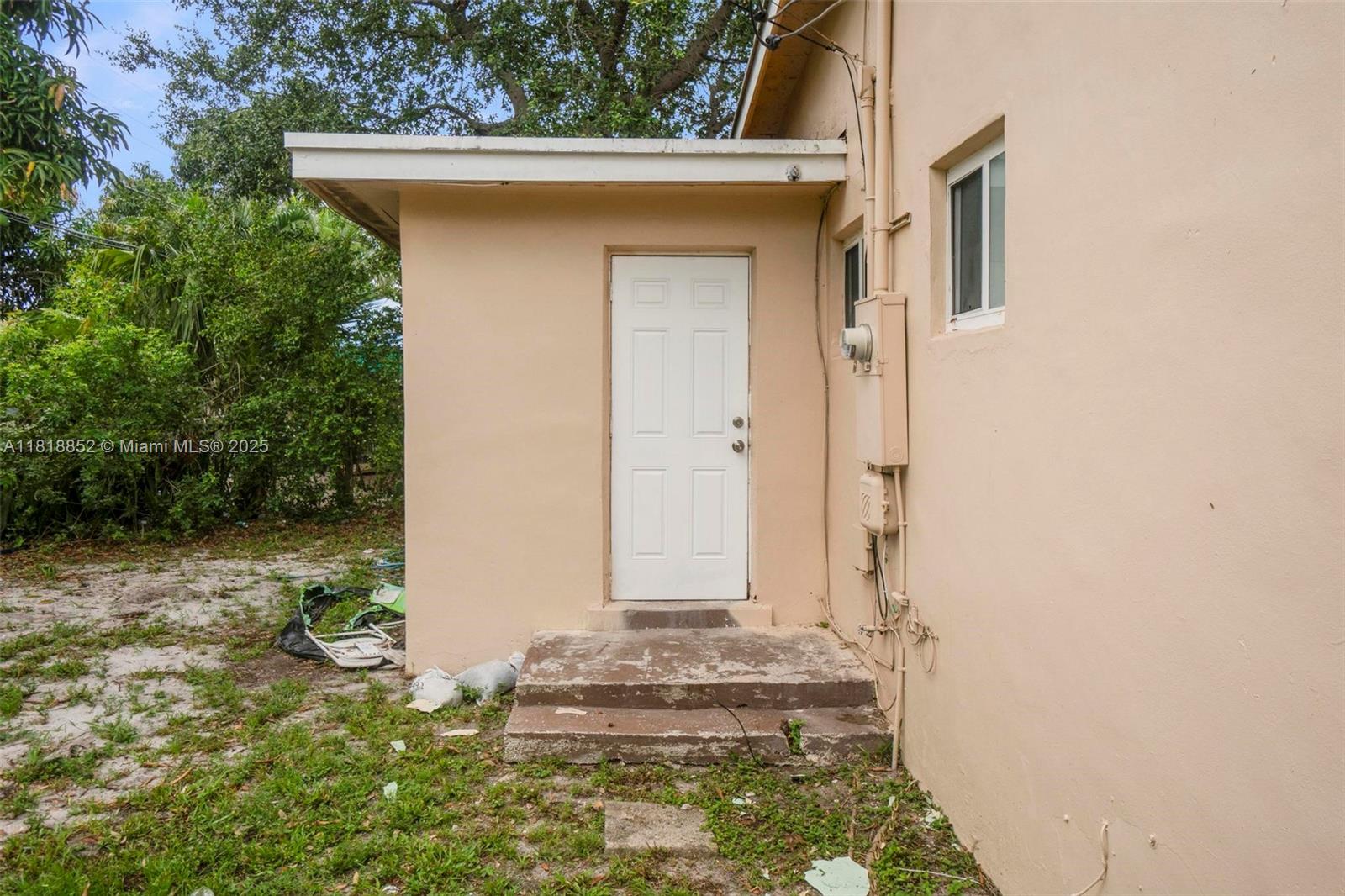 2201 NW 7th Ct
