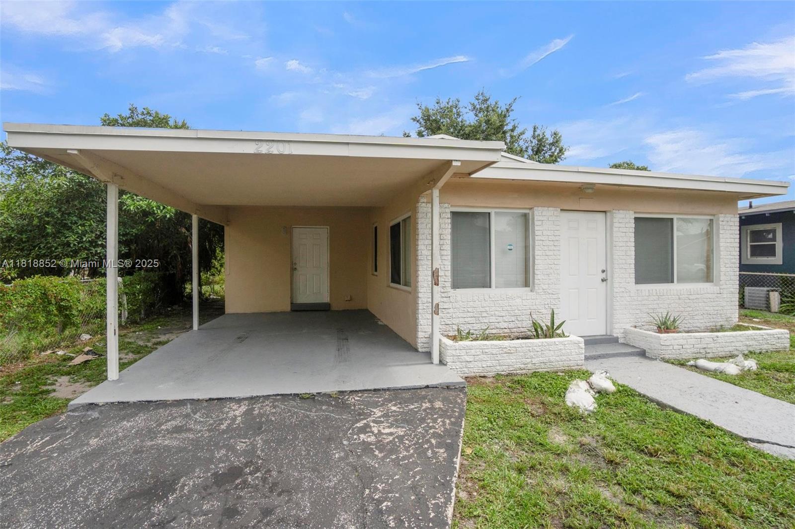 2201 NW 7th Ct