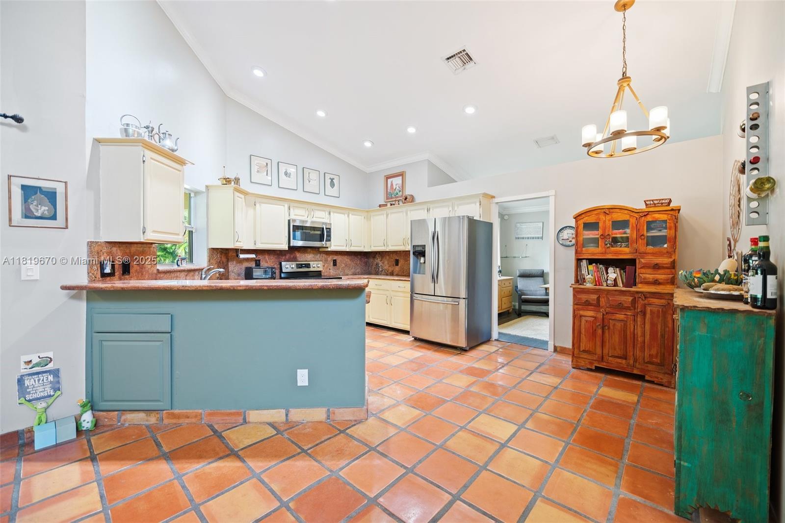 3320 Maple Ln