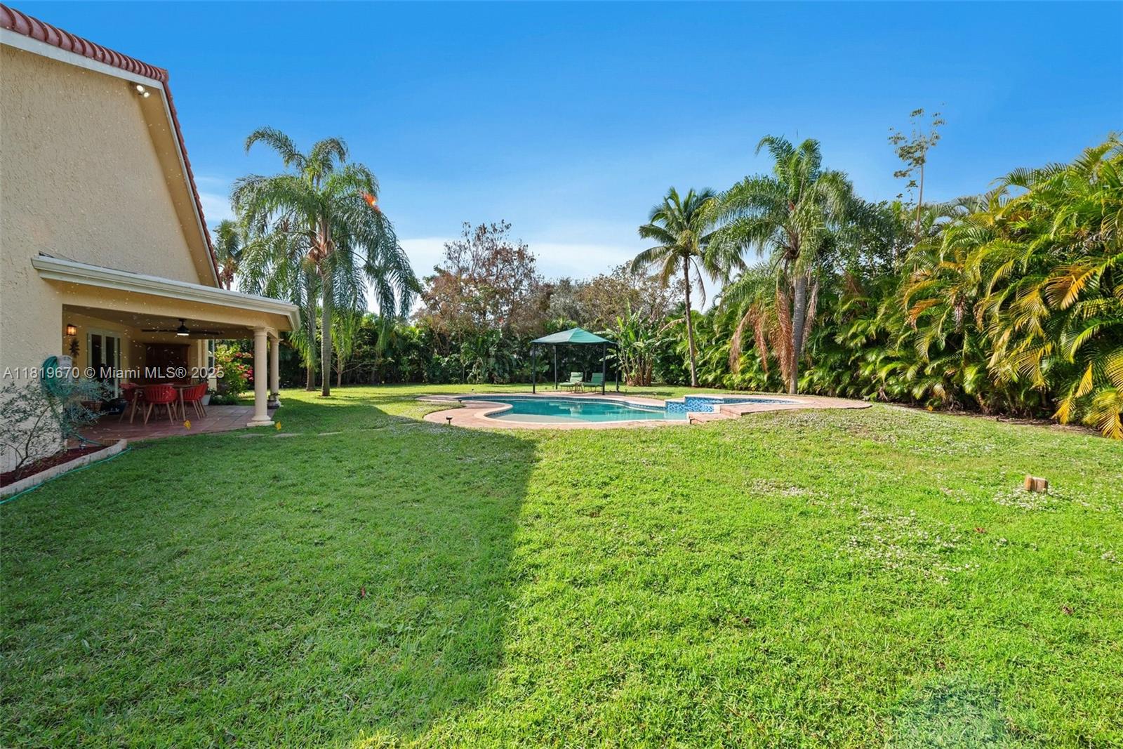 3320 Maple Ln