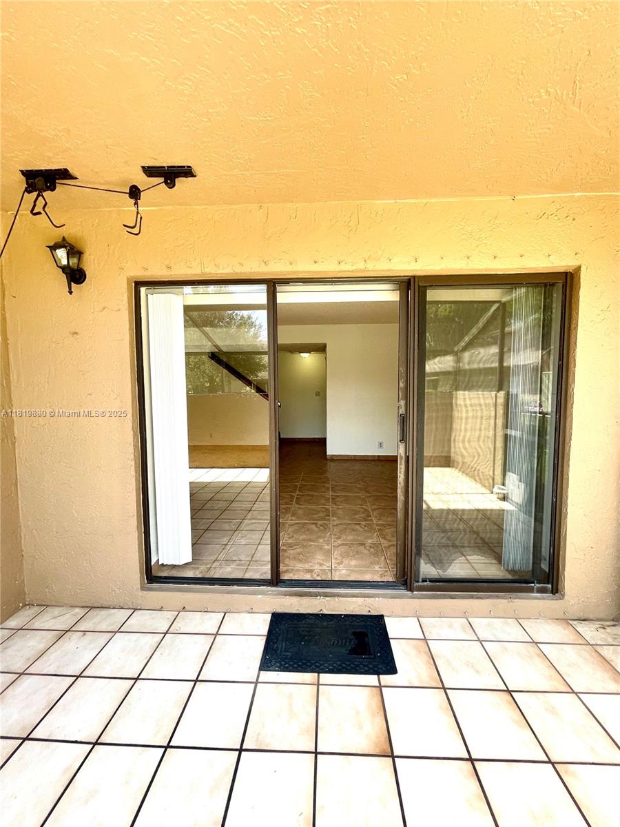 3814 NW 23rd Ct