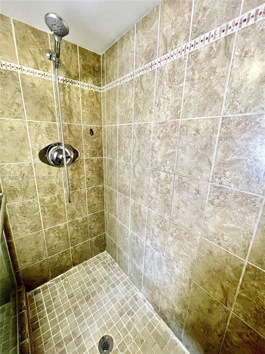 3814 NW 23rd Ct