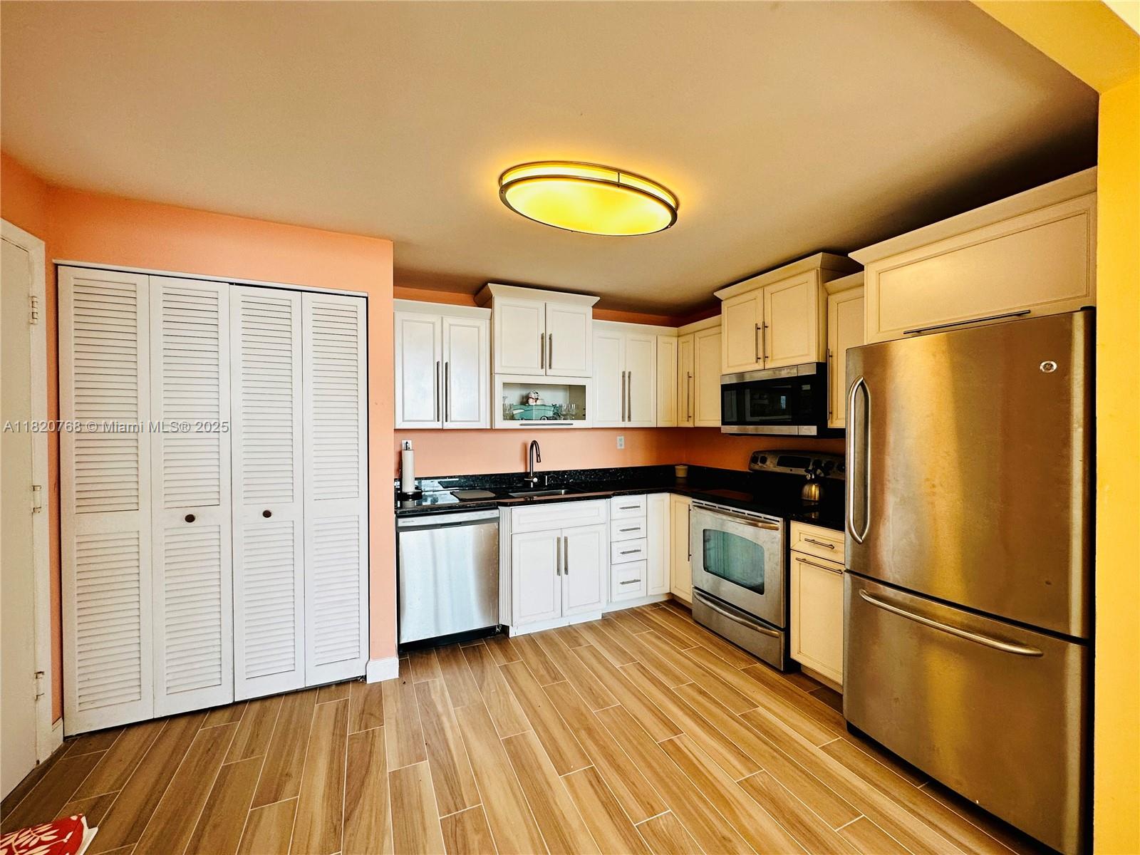 1401 S Ocean Dr # 803