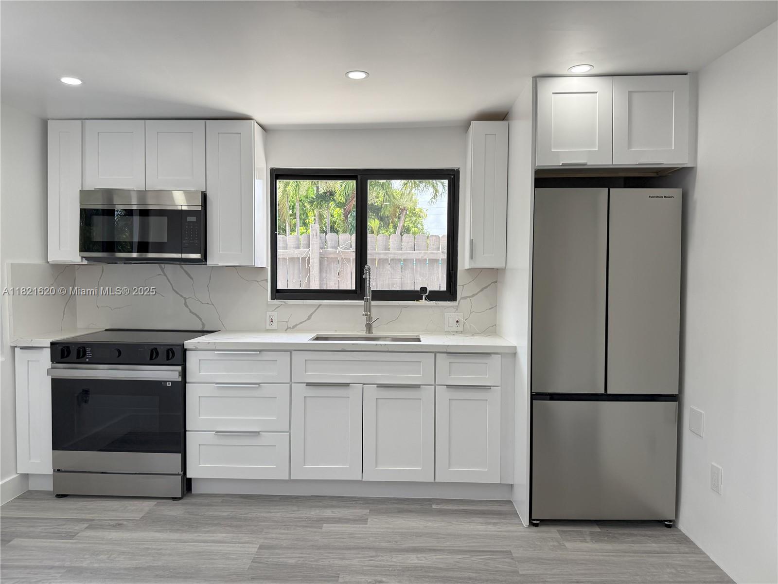 240 SW 55th Ave