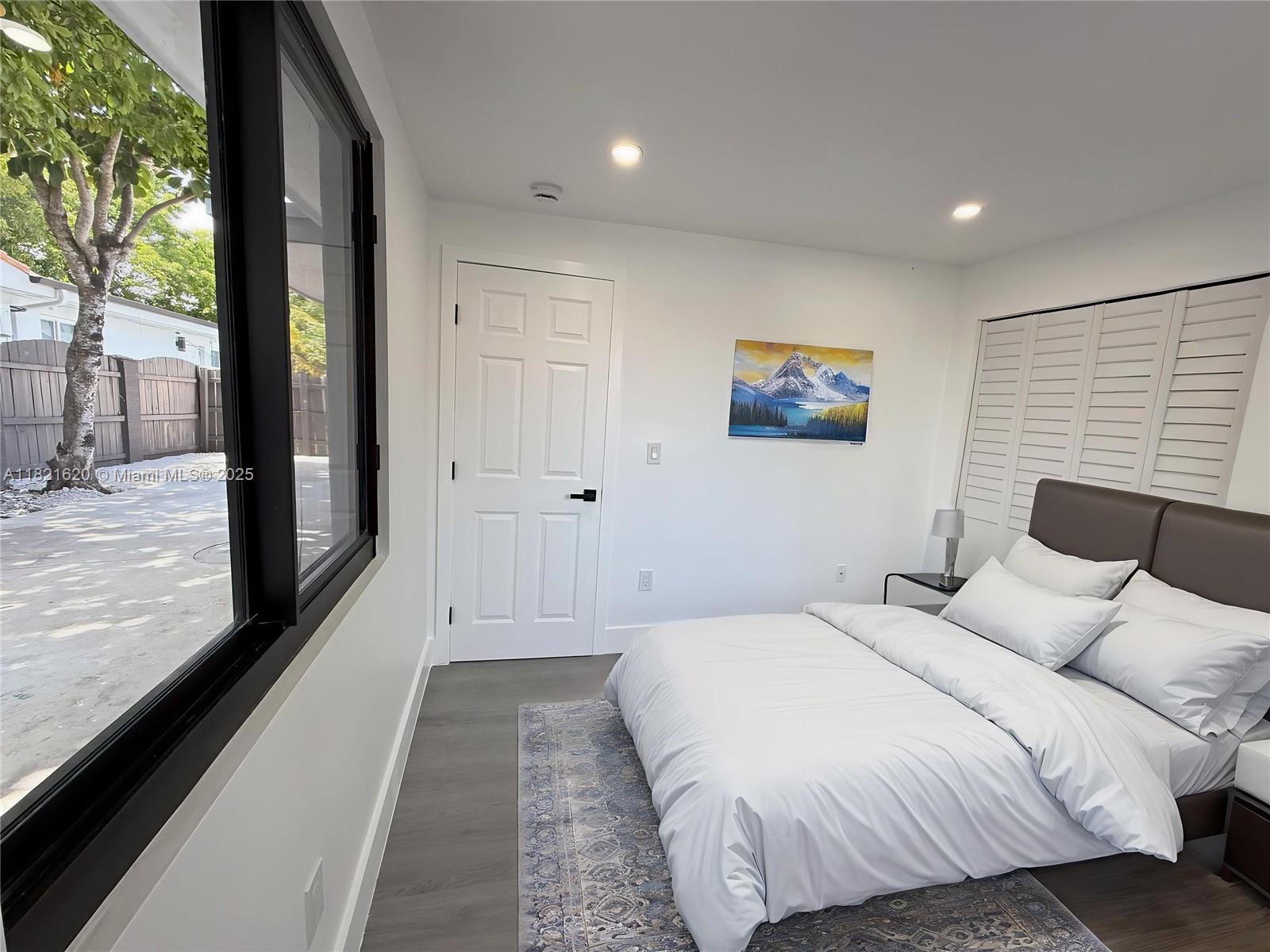 240 SW 55th Ave